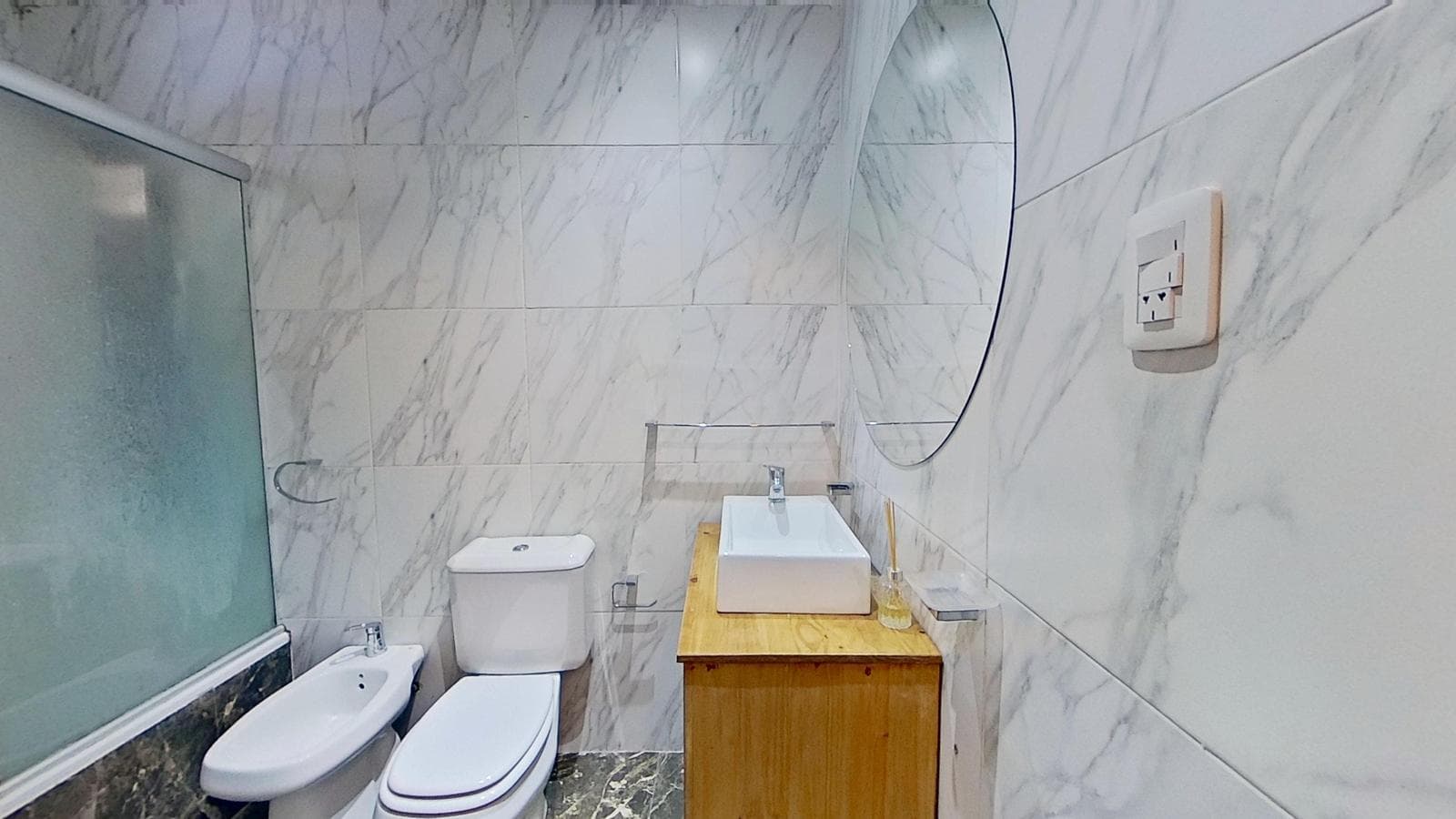 FOR SALE: Renovated 3-Bedroom House—Ideal for Living or a Business Venture in Quilmes Oeste