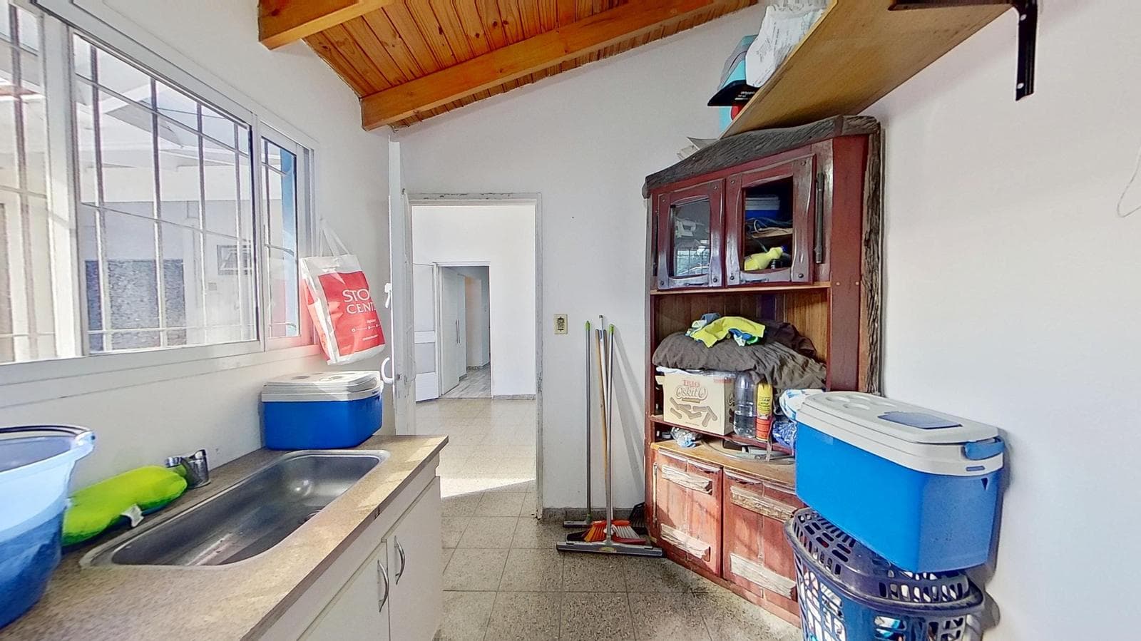 FOR SALE: Renovated 3-Bedroom House—Ideal for Living or a Business Venture in Quilmes Oeste