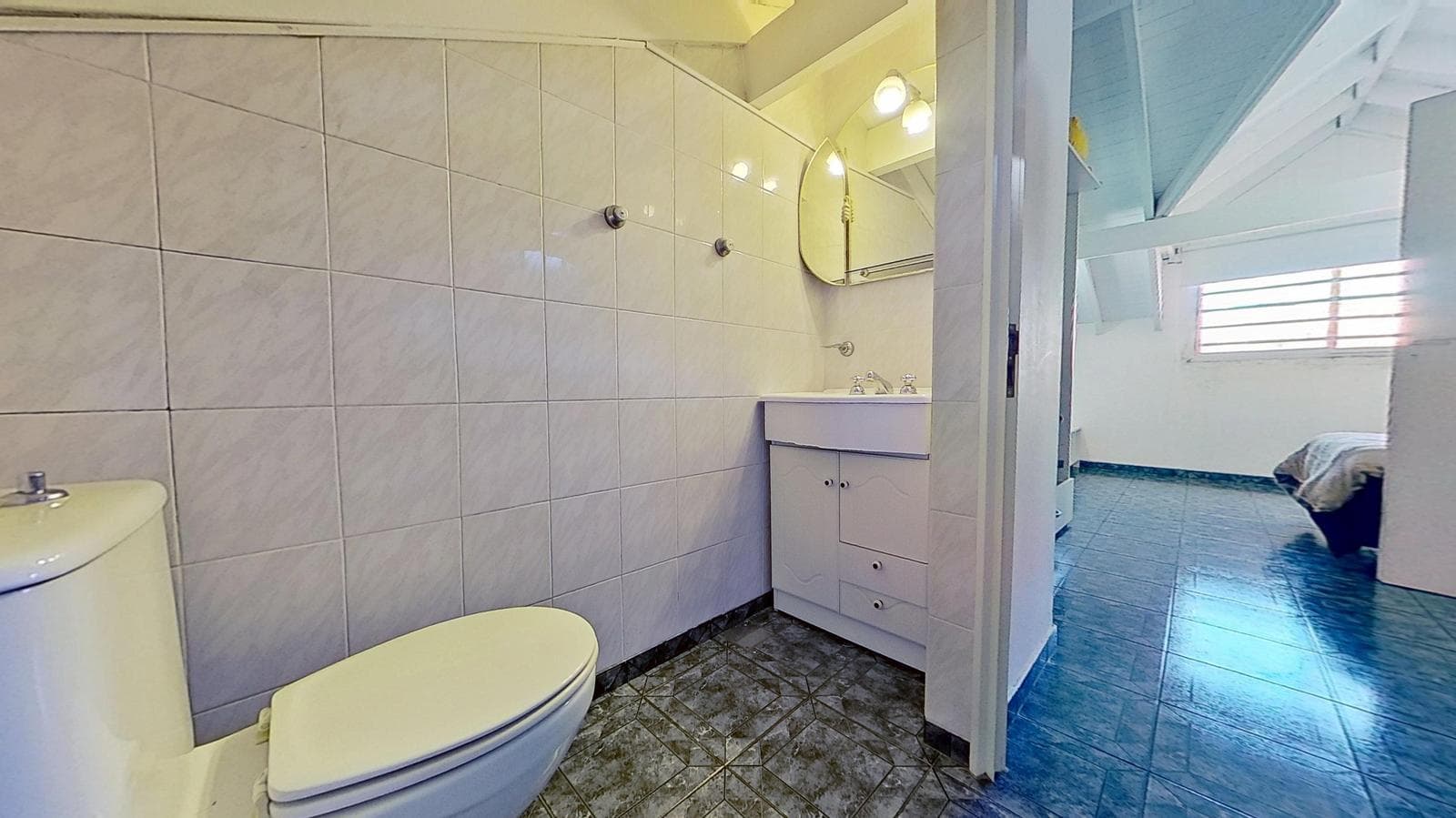 FOR SALE: Renovated 3-Bedroom House—Ideal for Living or a Business Venture in Quilmes Oeste