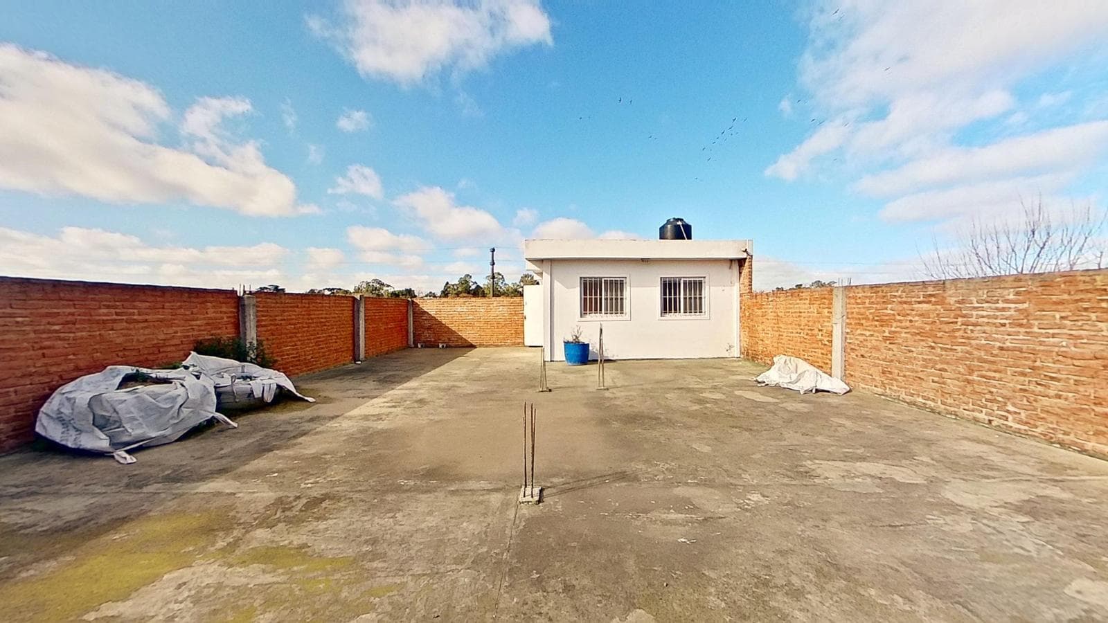 FOR SALE: Renovated 3-Bedroom House—Ideal for Living or a Business Venture in Quilmes Oeste