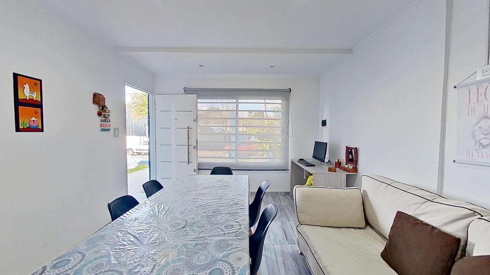 FOR SALE: Renovated 3-Bedroom House—Ideal for Living or a Business Venture in Quilmes Oeste
