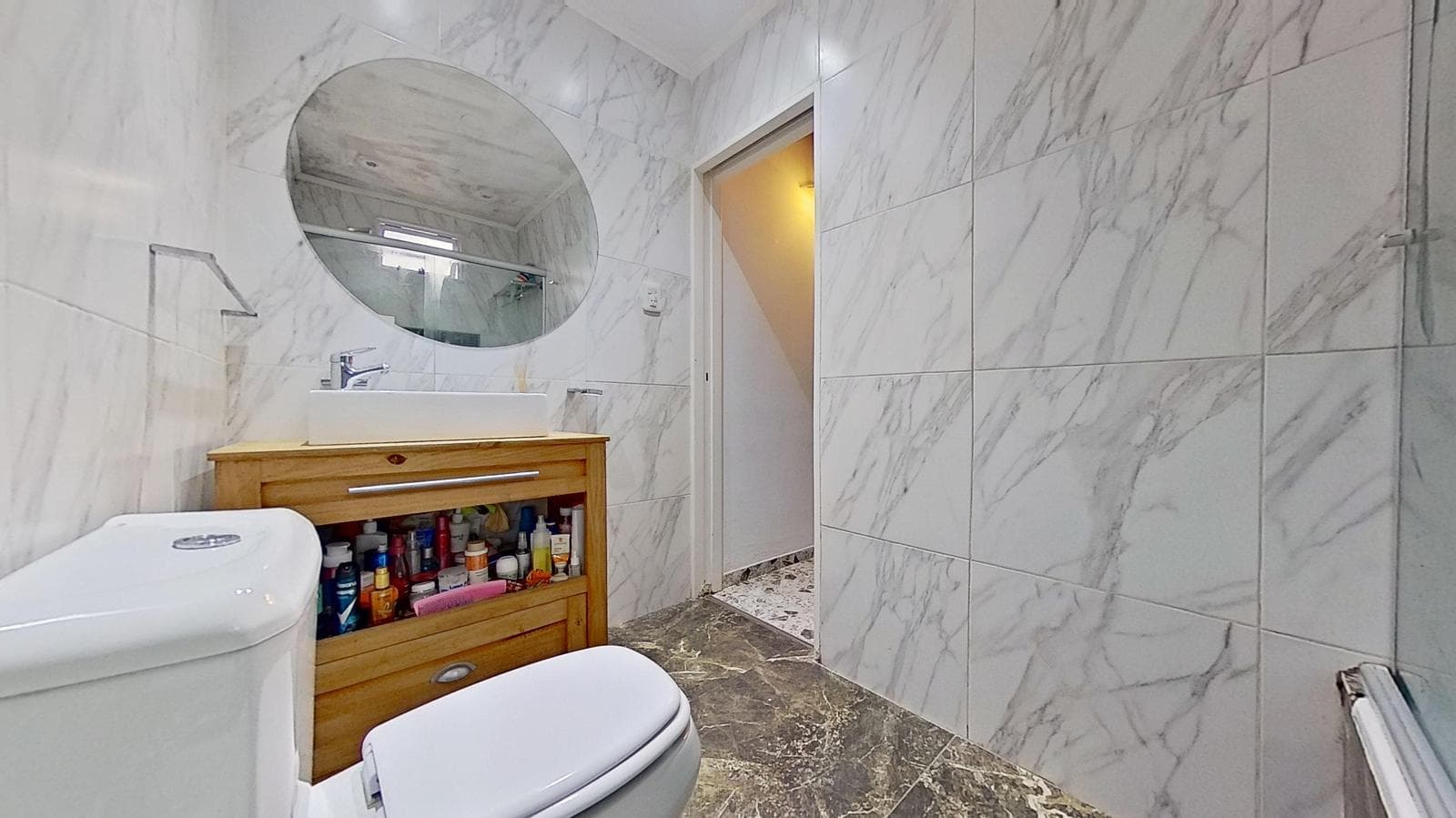 FOR SALE: Renovated 3-Bedroom House—Ideal for Living or a Business Venture in Quilmes Oeste
