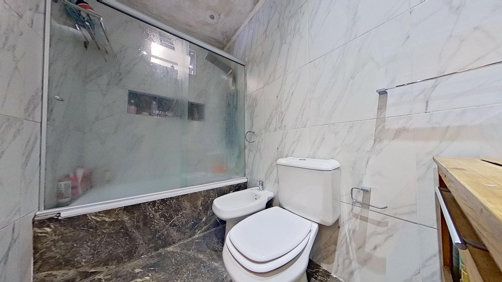 FOR SALE: Renovated 3-Bedroom House—Ideal for Living or a Business Venture in Quilmes Oeste