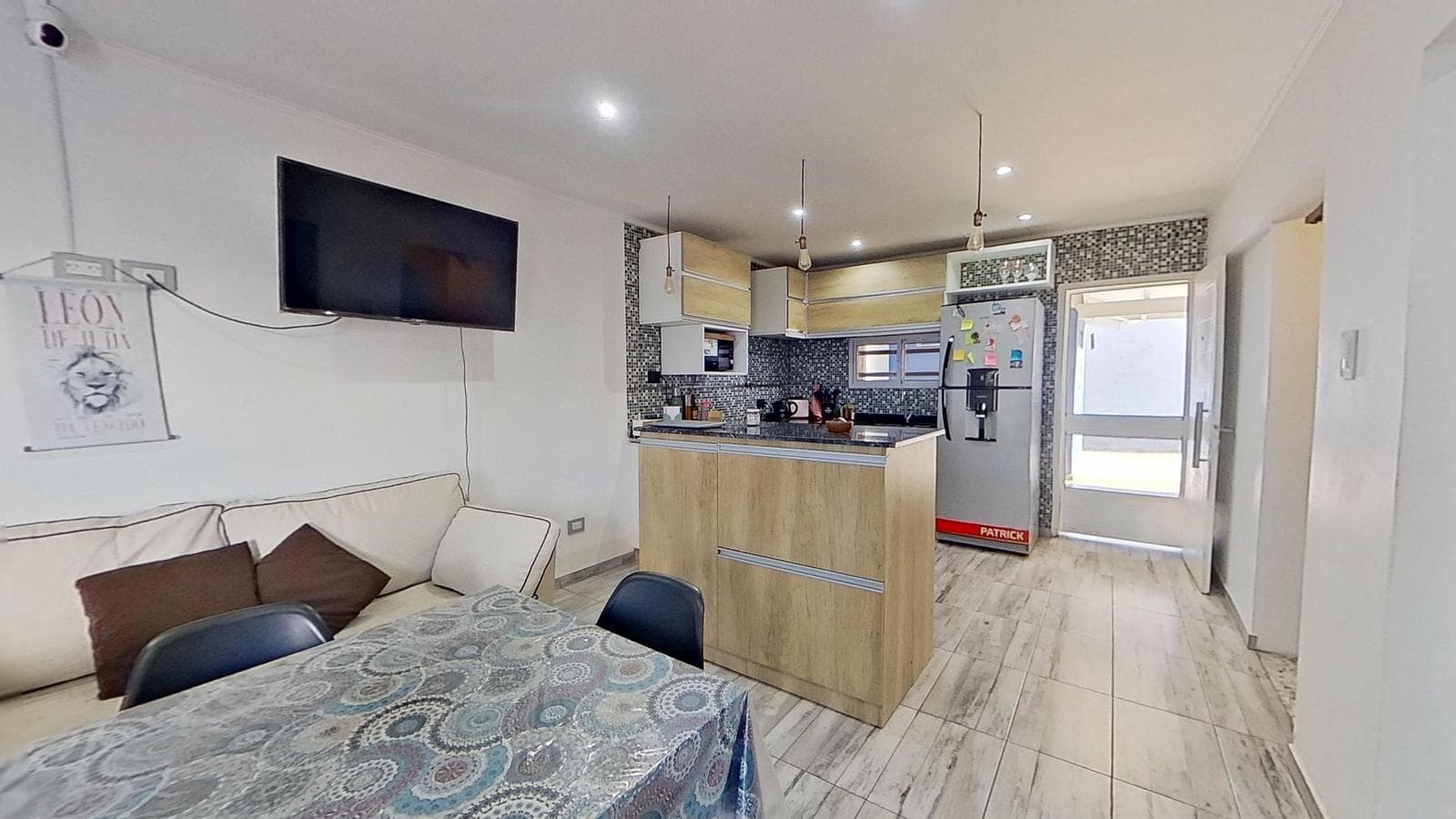 FOR SALE: Renovated 3-Bedroom House—Ideal for Living or a Business Venture in Quilmes Oeste