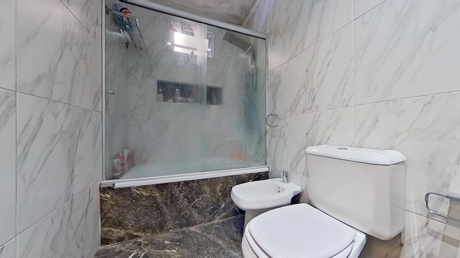 FOR SALE: Renovated 3-Bedroom House—Ideal for Living or a Business Venture in Quilmes Oeste