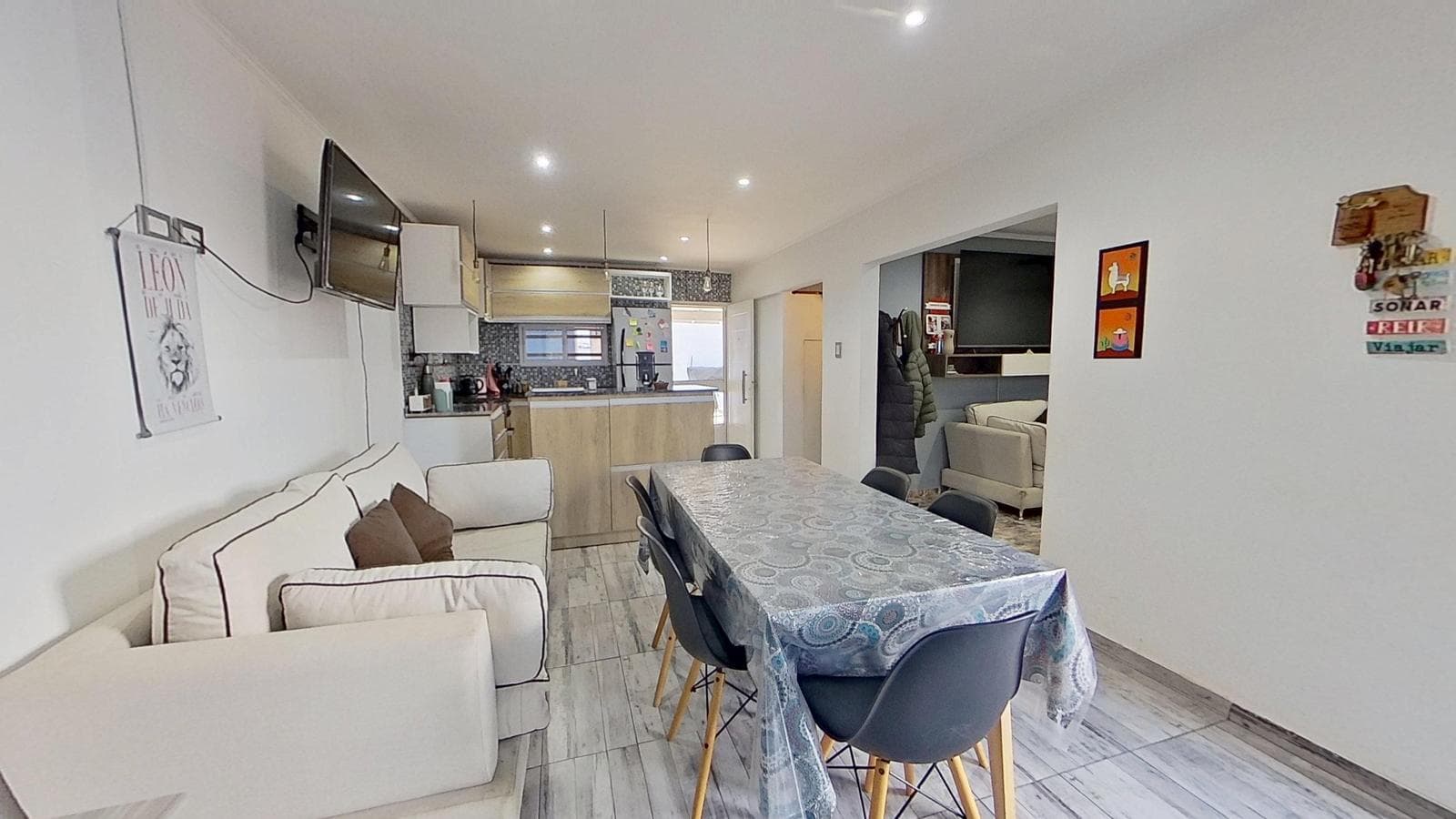 FOR SALE: Renovated 3-Bedroom House—Ideal for Living or a Business Venture in Quilmes Oeste