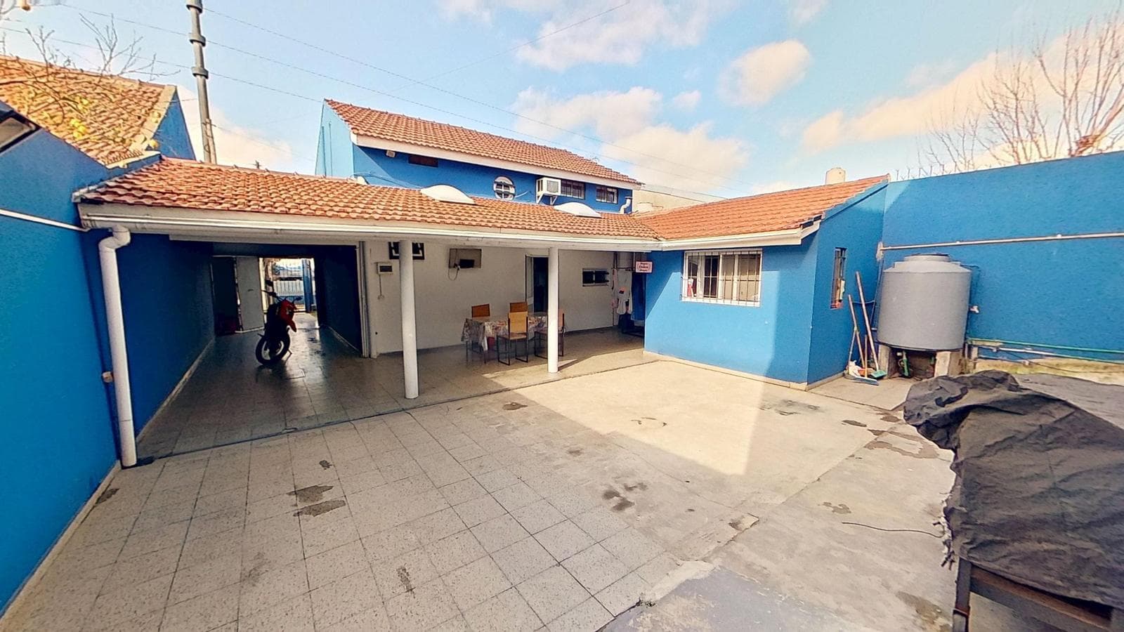 FOR SALE: Renovated 3-Bedroom House—Ideal for Living or a Business Venture in Quilmes Oeste