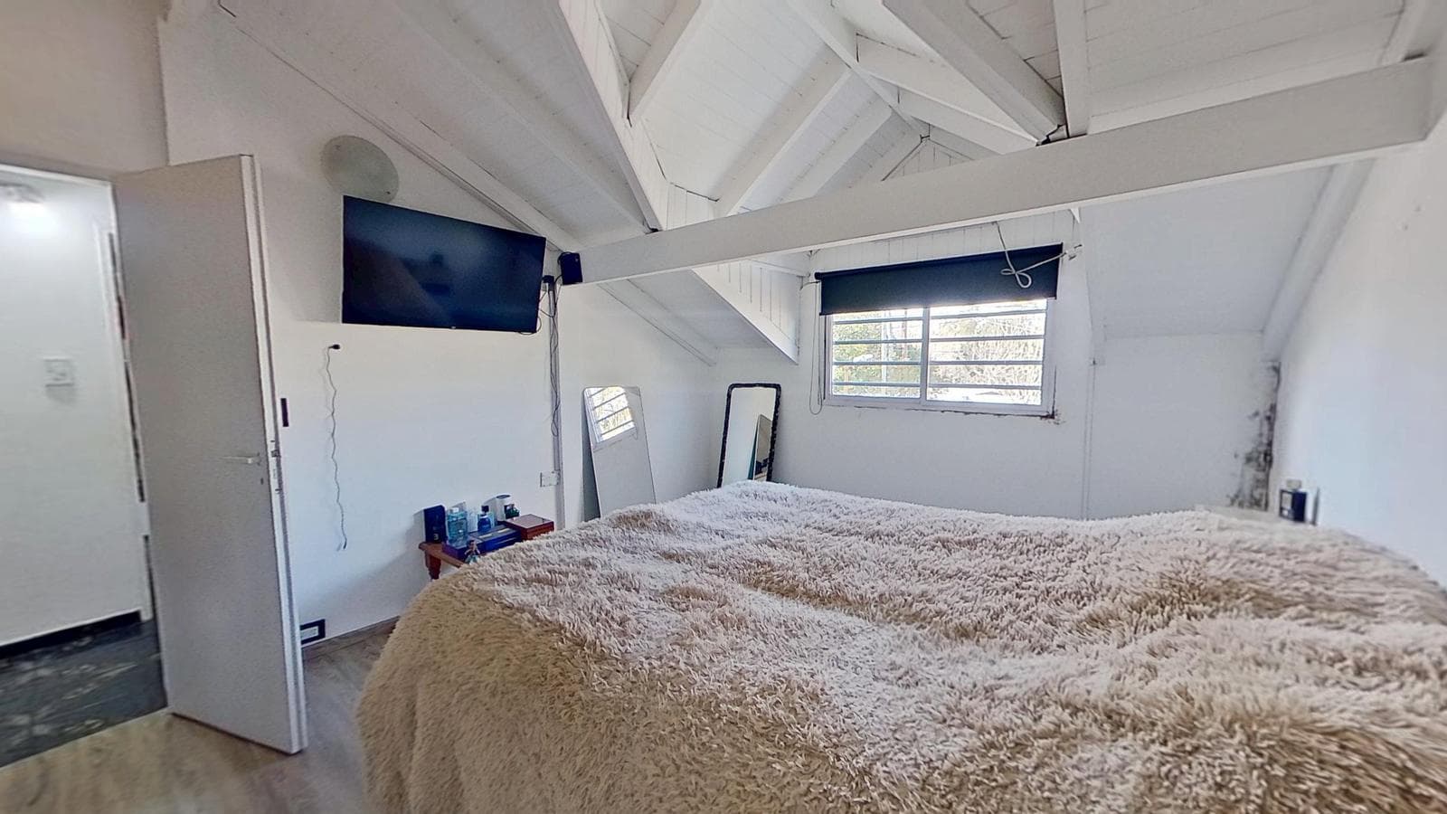 FOR SALE: Renovated 3-Bedroom House—Ideal for Living or a Business Venture in Quilmes Oeste