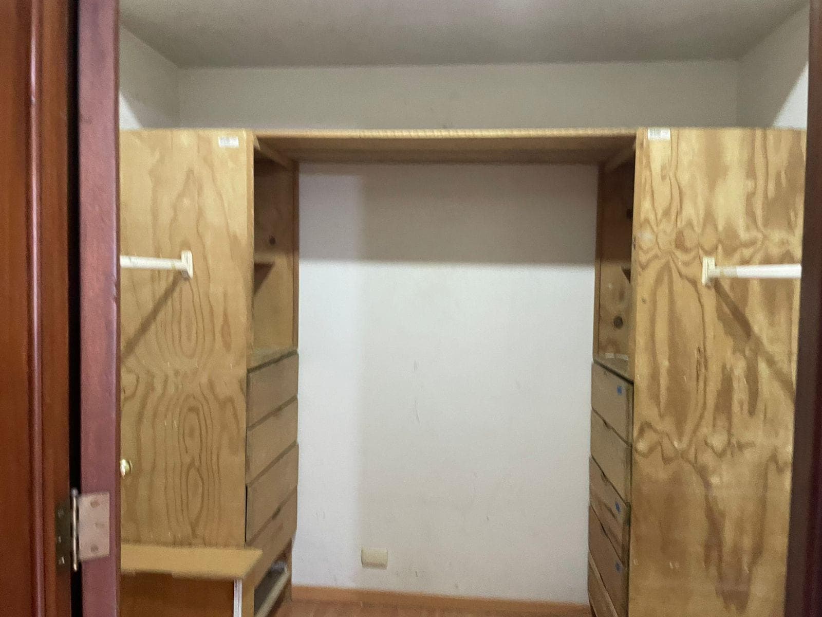 HOUSE FOR SALE IN THE VALLE AREA