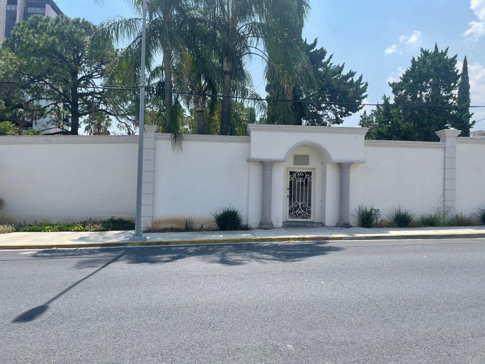 HOUSE FOR SALE IN THE VALLE AREA