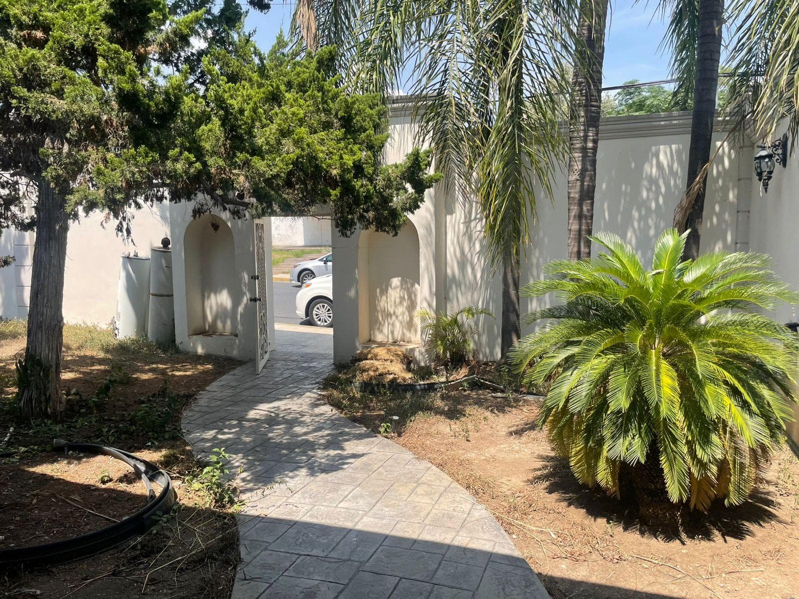 HOUSE FOR SALE IN THE VALLE AREA