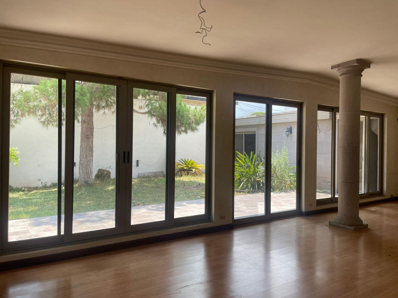 HOUSE FOR SALE IN THE VALLE AREA