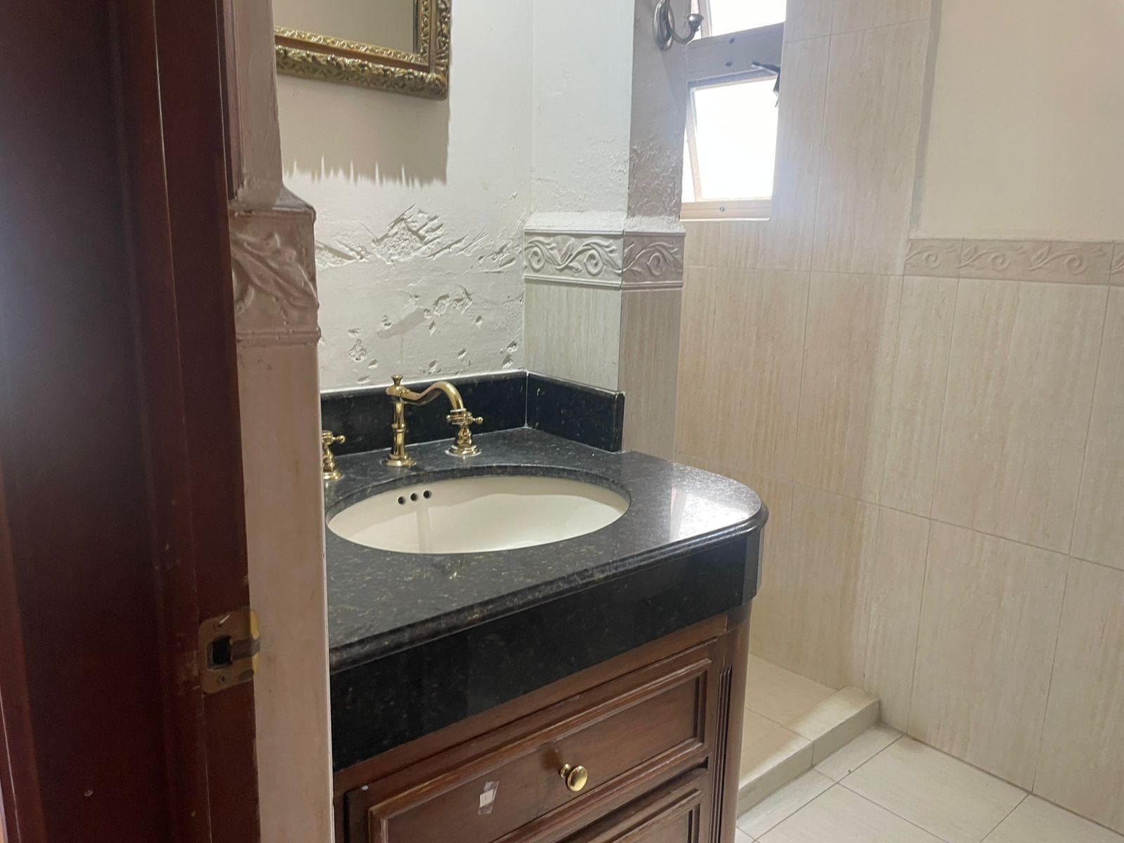 HOUSE FOR SALE IN THE VALLE AREA