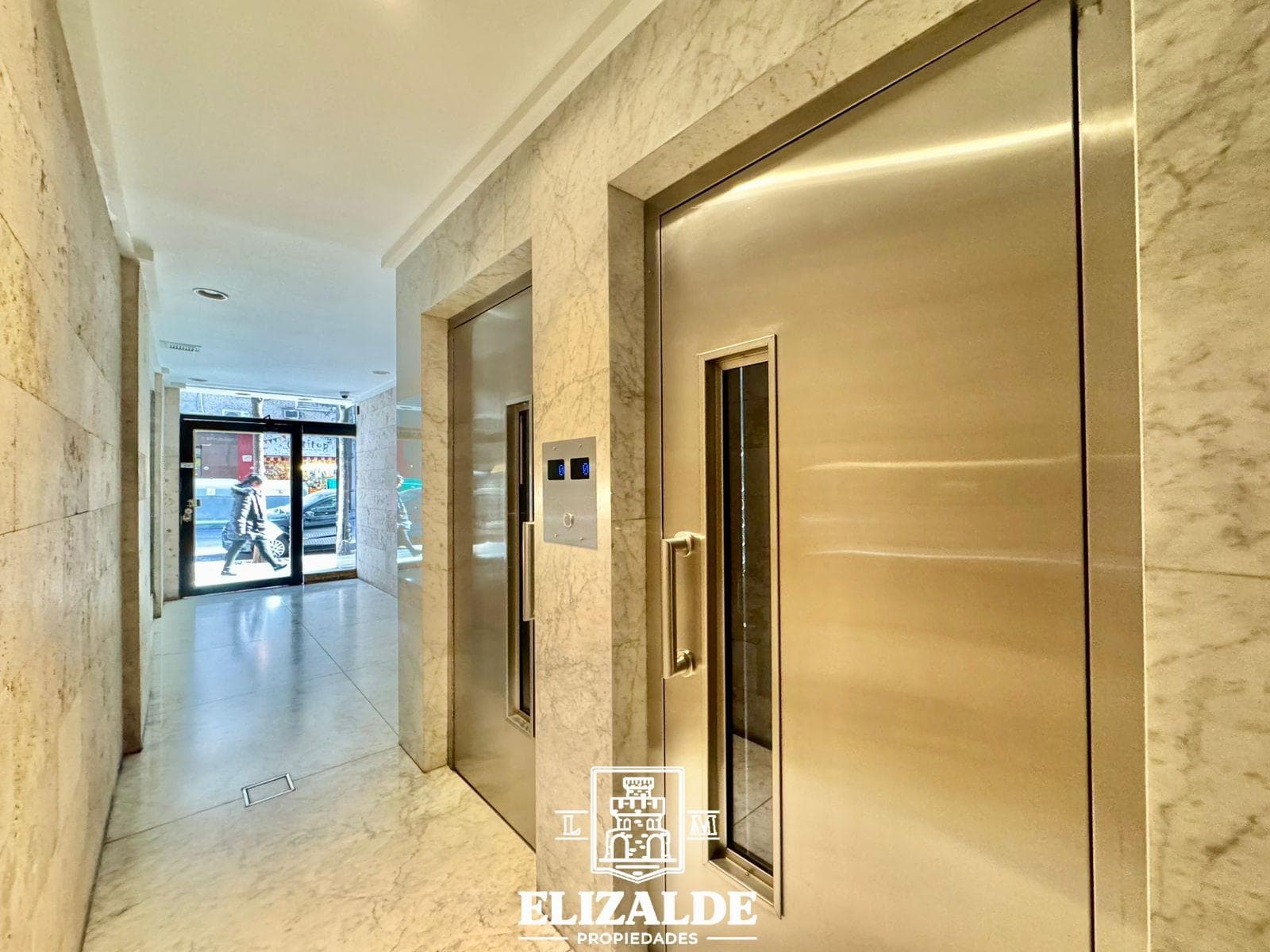 Aguero and Arenales - Studio apartment with kitchen and laundry area - For Sale - Recoleta