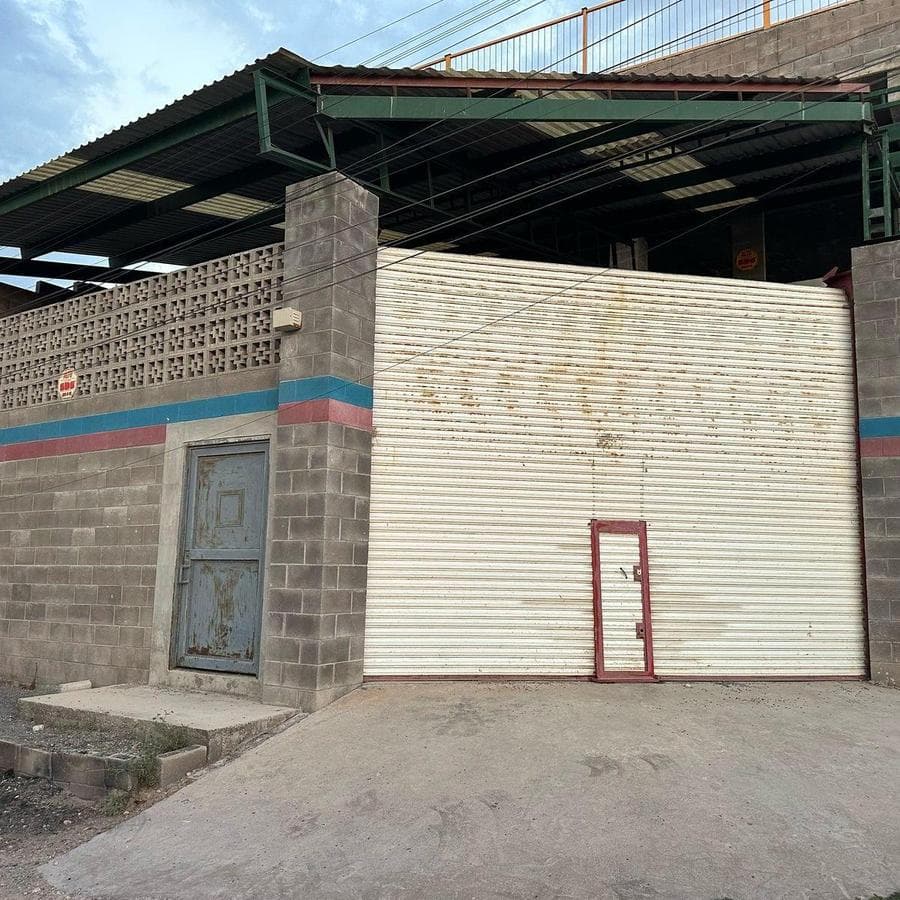 WAREHOUSE FOR RENT ON CAMINO A LA VIRGEN