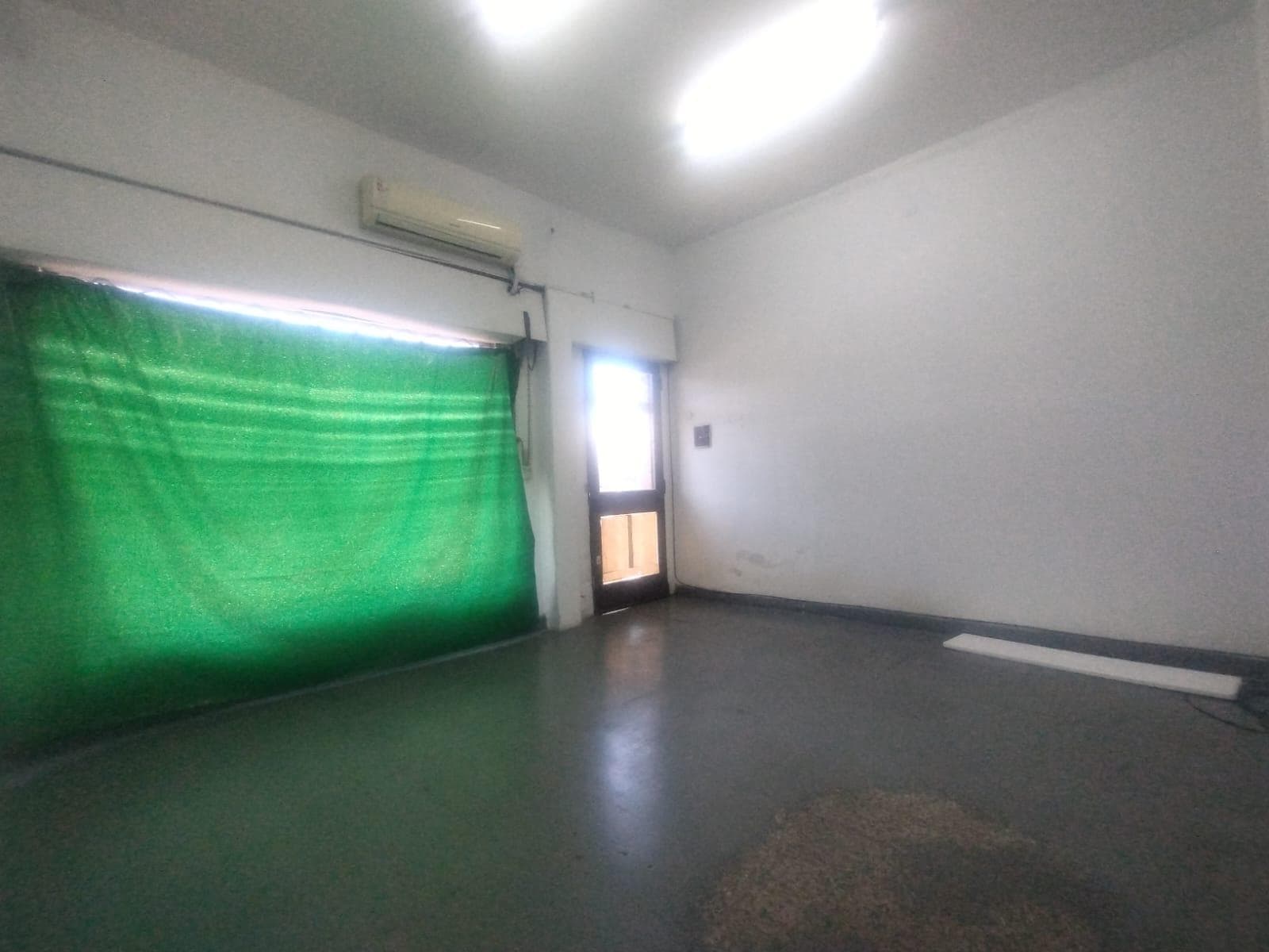 FOR RENT - Commercial space - Luis Agote neighborhood, Rosario.