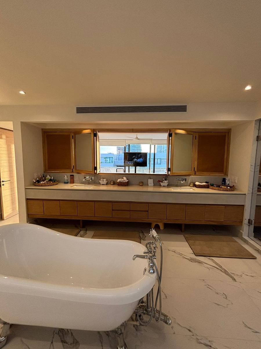 THIS AMAZING HOME WITH A PRIVATE MARINA IS FOR SALE! A GREAT OPPORTUNITY AT A BELOW-MARKET PRICE!