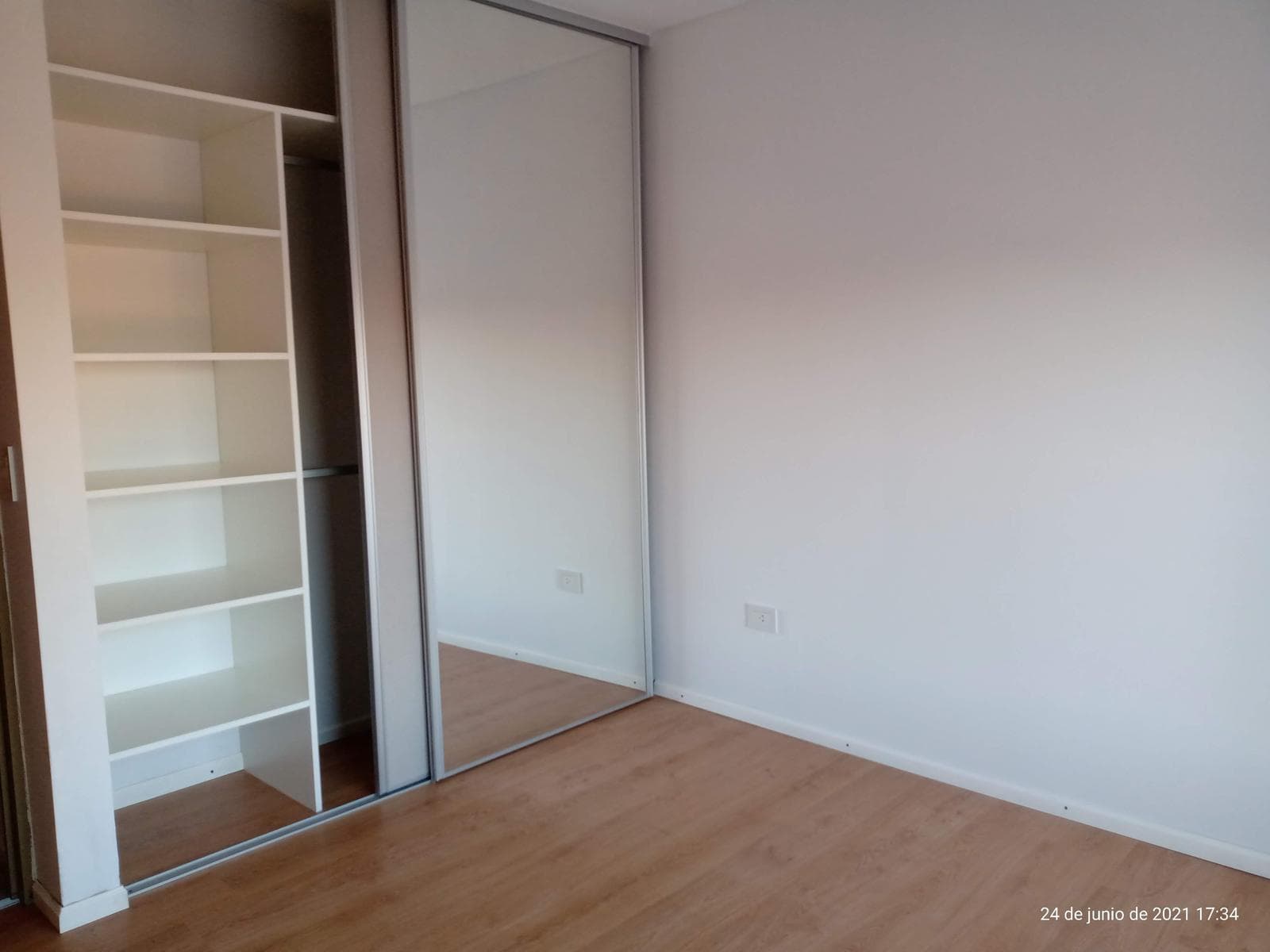 For Sale/Financing: Two-Bedroom Apartment with Balcony in Del Abasto
