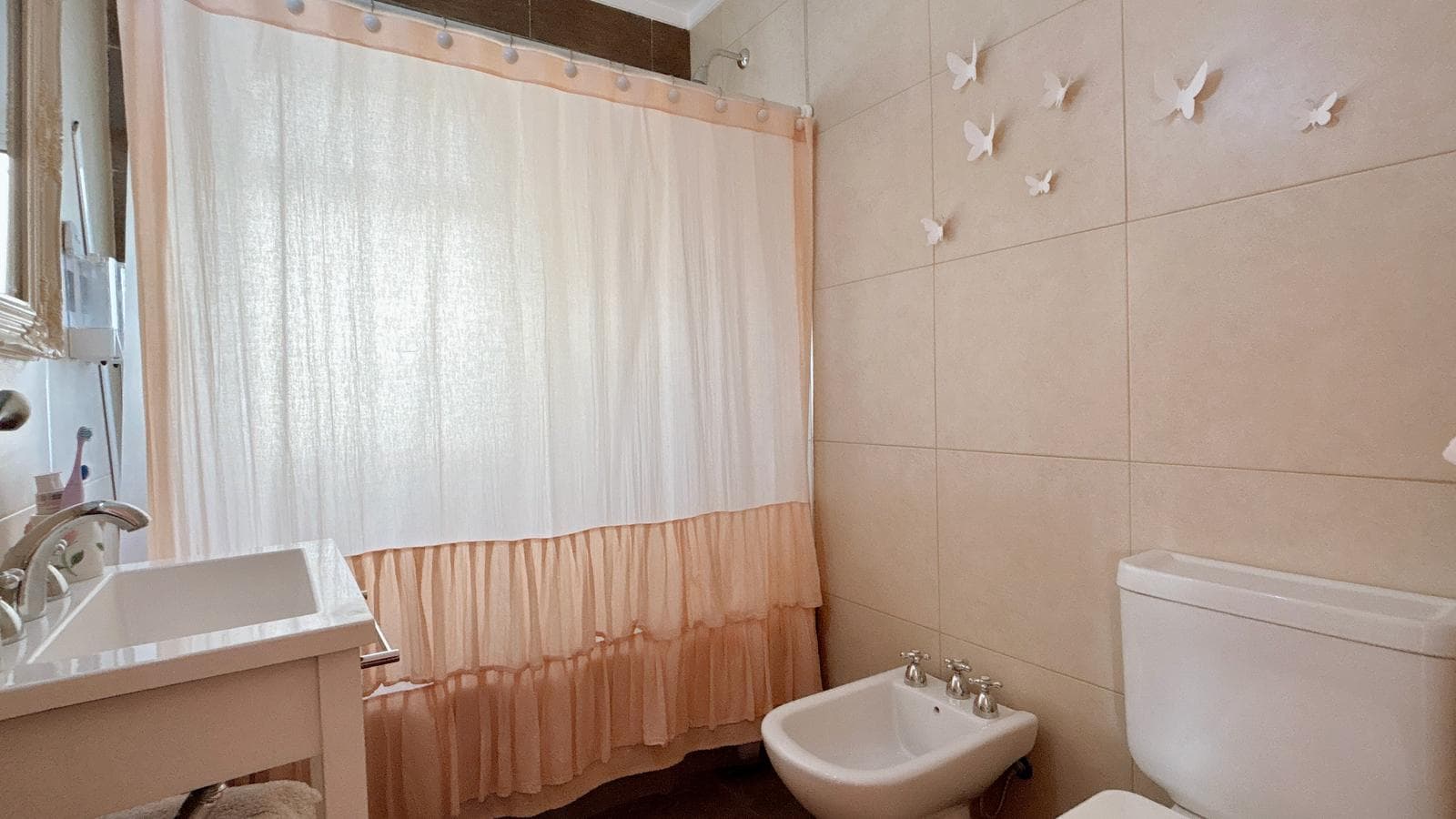 Impeccable 4-Bedroom House for Sale with Family House and Outbuilding in Nordelta, Tipas Neighborhood