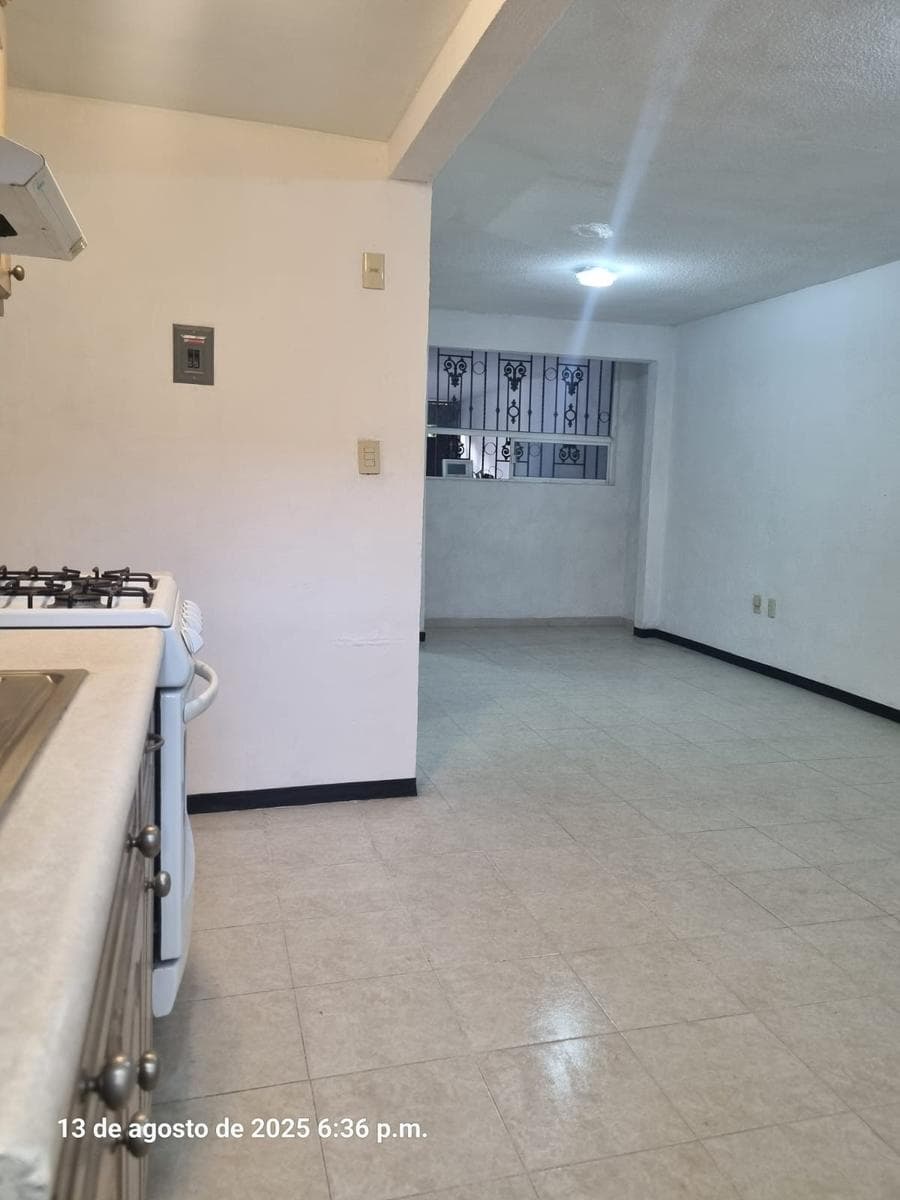 Casa En La Condesa con 3 recámaras, una en Planta Baja