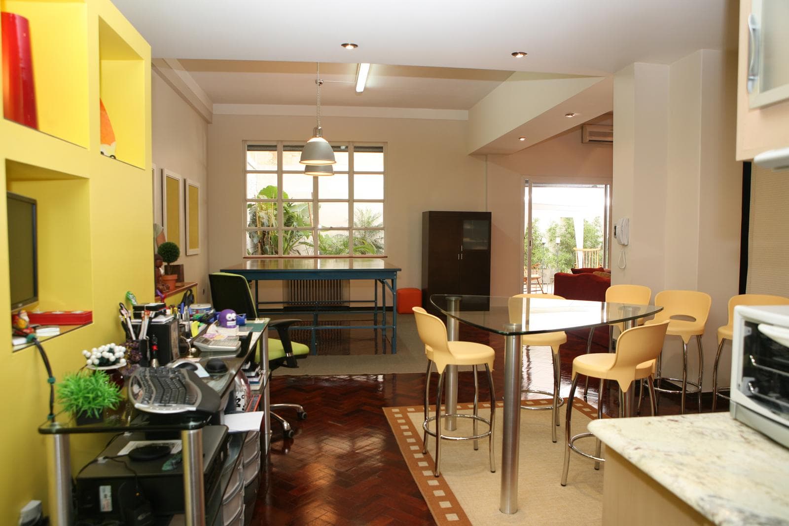 Property for Sale: Loft-Style Apartment in Monserrat, Modern Design with Patio and Basement