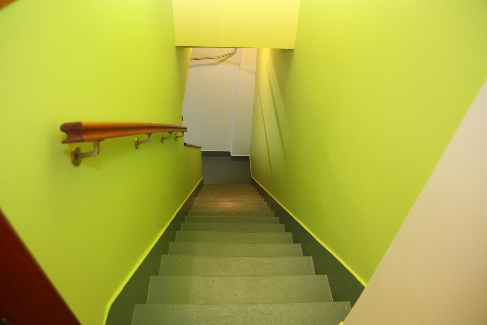 Property for Sale: Loft-Style Apartment in Monserrat, Modern Design with Patio and Basement