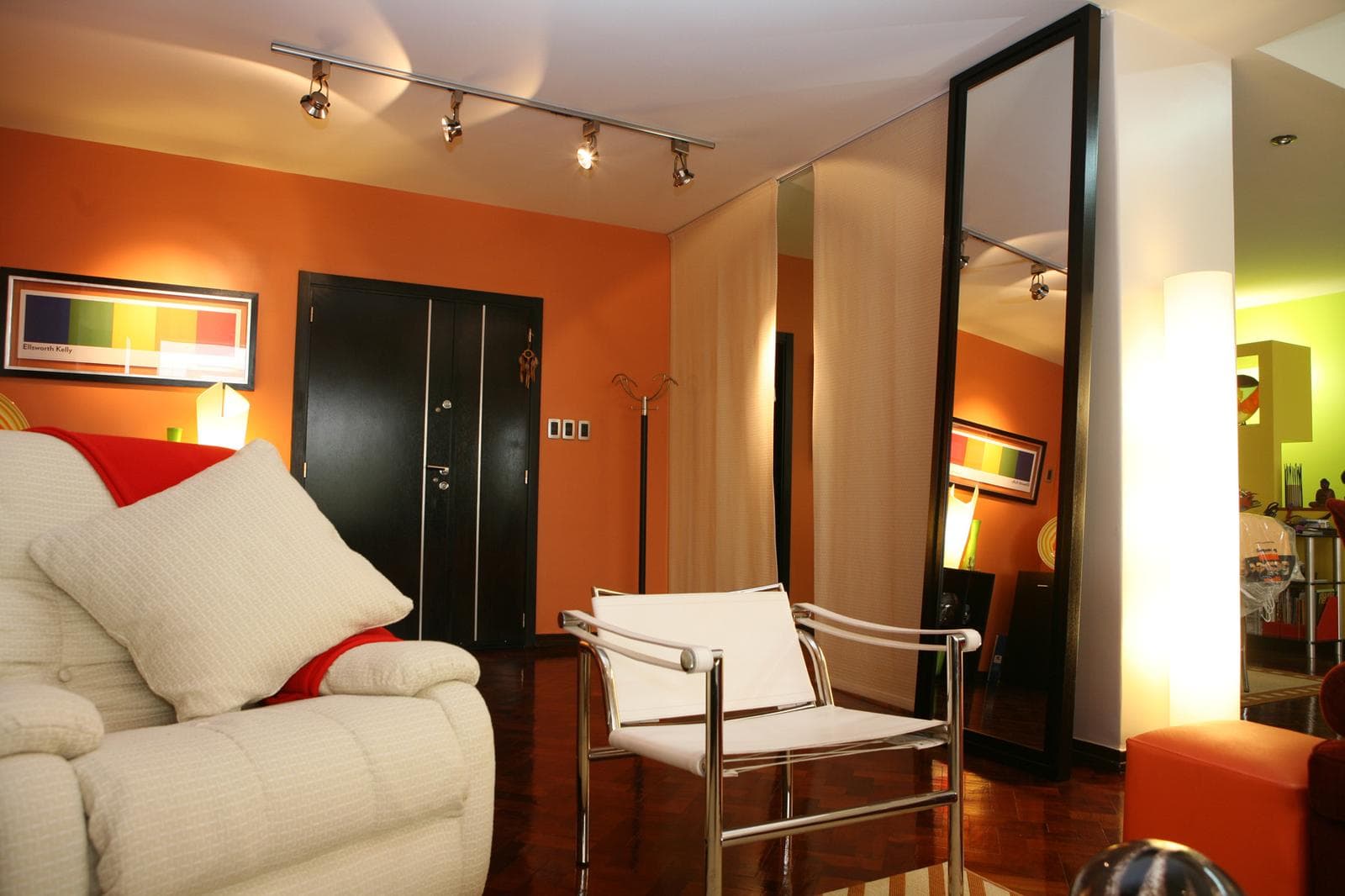 Property for Sale: Loft-Style Apartment in Monserrat, Modern Design with Patio and Basement