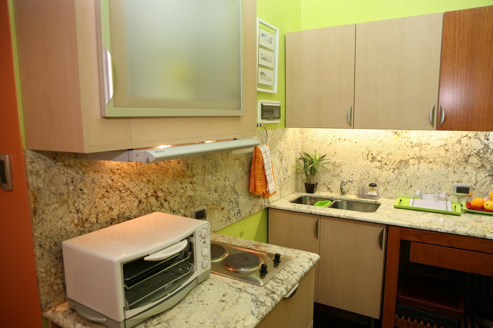 Property for Sale: Loft-Style Apartment in Monserrat, Modern Design with Patio and Basement