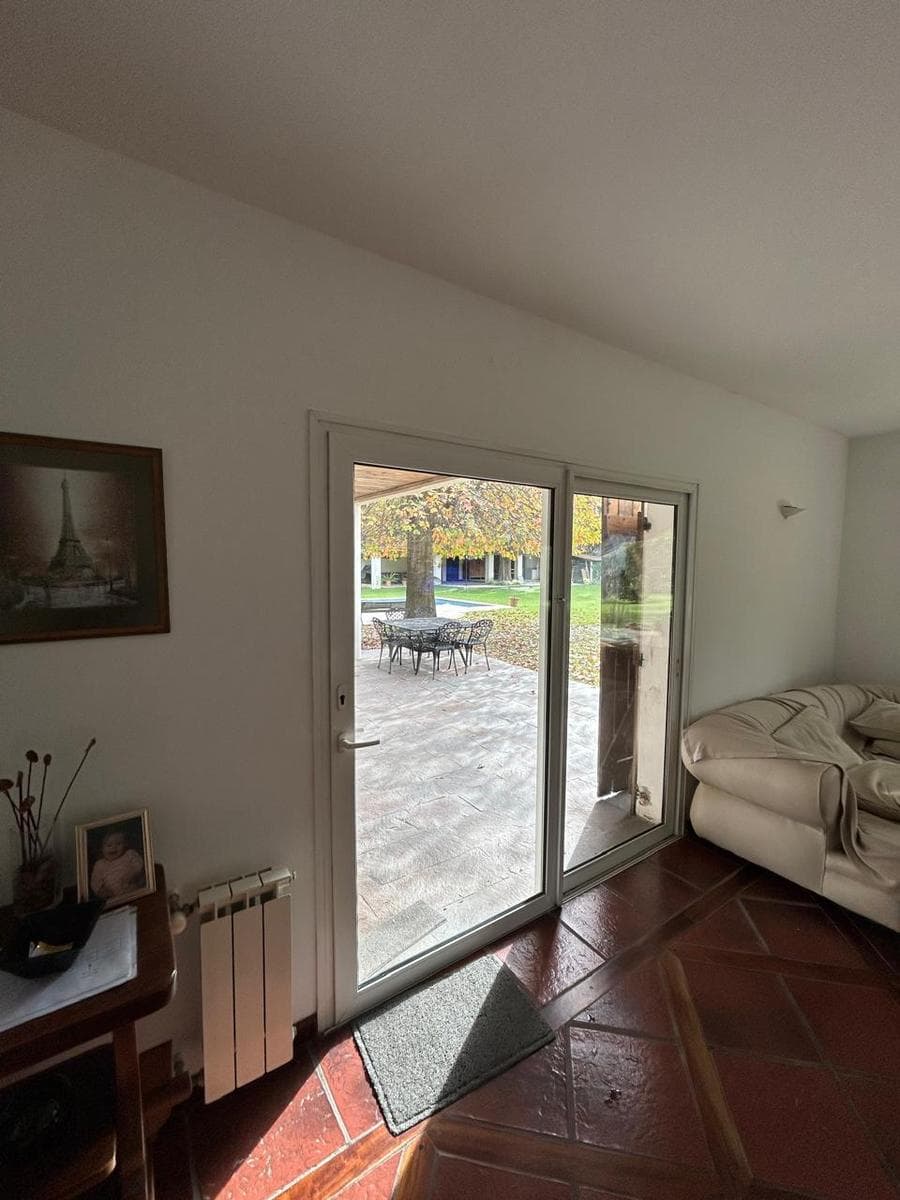 Country House for Sale in Las Retamas, Abierto Acacias Blancas Neighborhood, with Pool; Eligible for Mortgage Financing