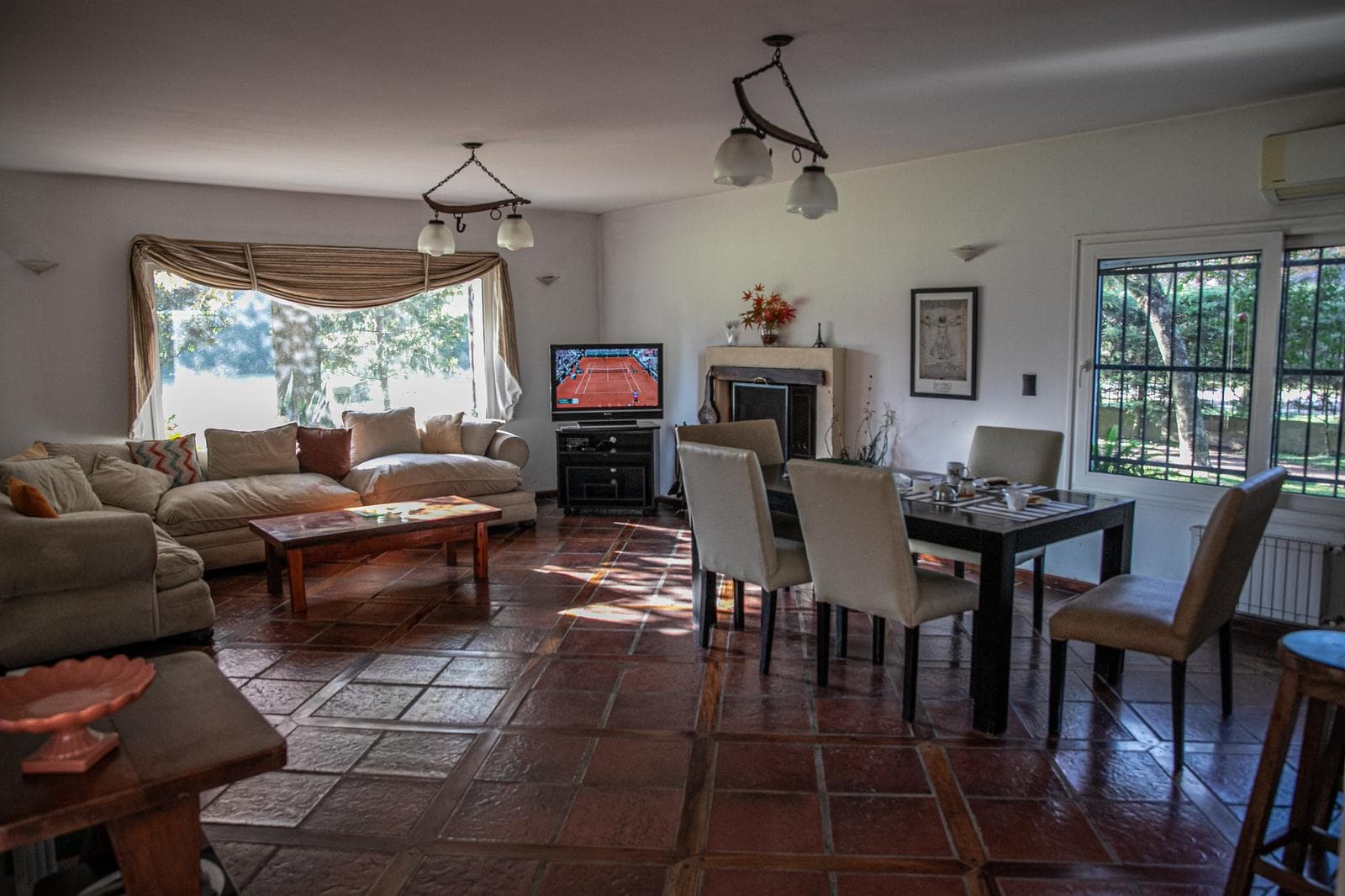 Country House for Sale in Las Retamas, Abierto Acacias Blancas Neighborhood, with Pool; Eligible for Mortgage Financing