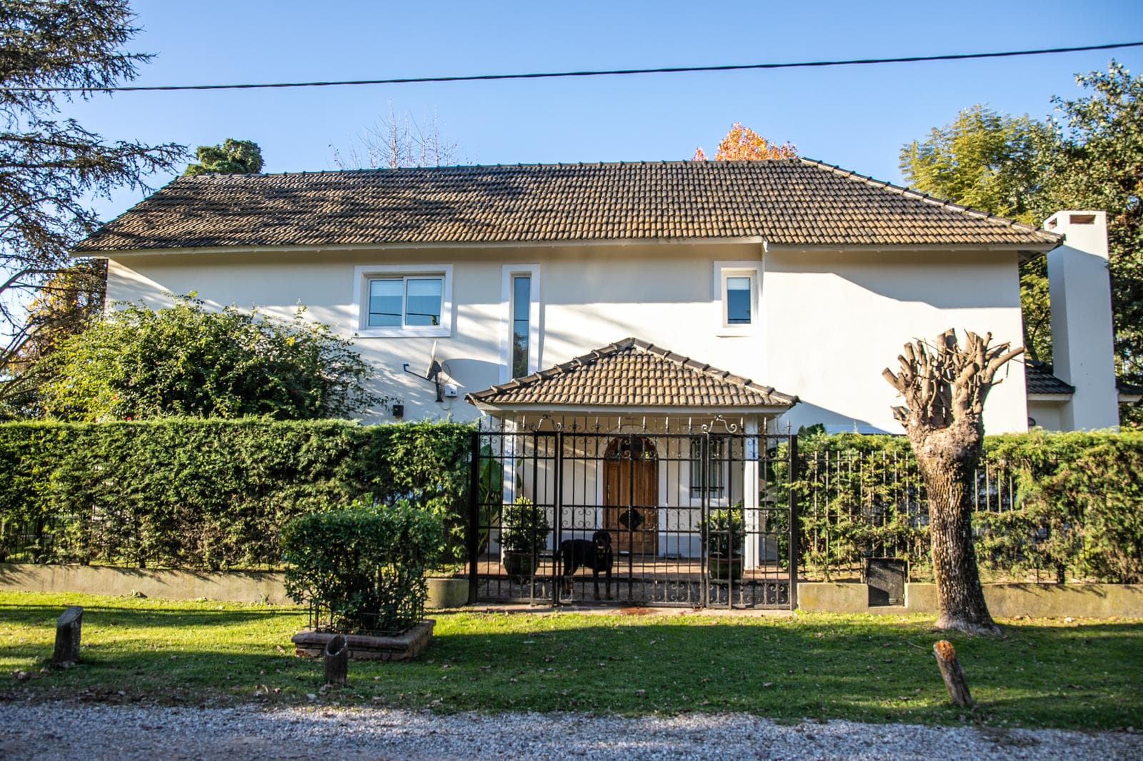 Country House for Sale in Las Retamas, Abierto Acacias Blancas Neighborhood, with Pool; Eligible for Mortgage Financing