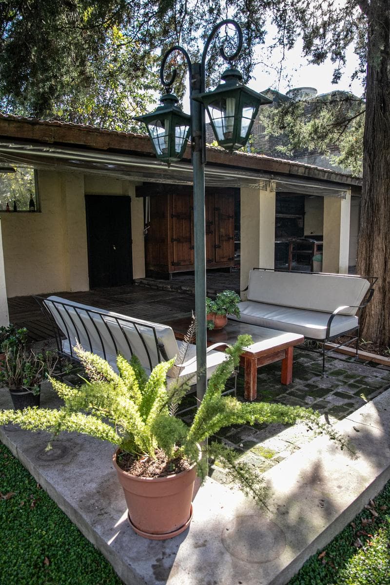 Country House for Sale in Las Retamas, Abierto Acacias Blancas Neighborhood, with Pool; Eligible for Mortgage Financing