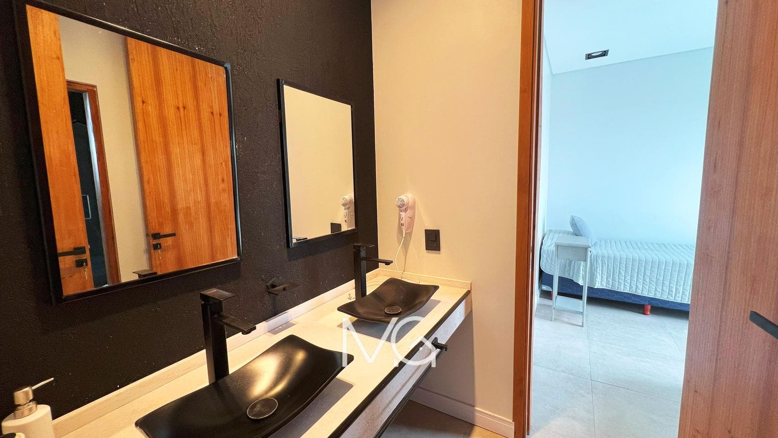 8-room house for sale in Senderos Costa Esmeralda