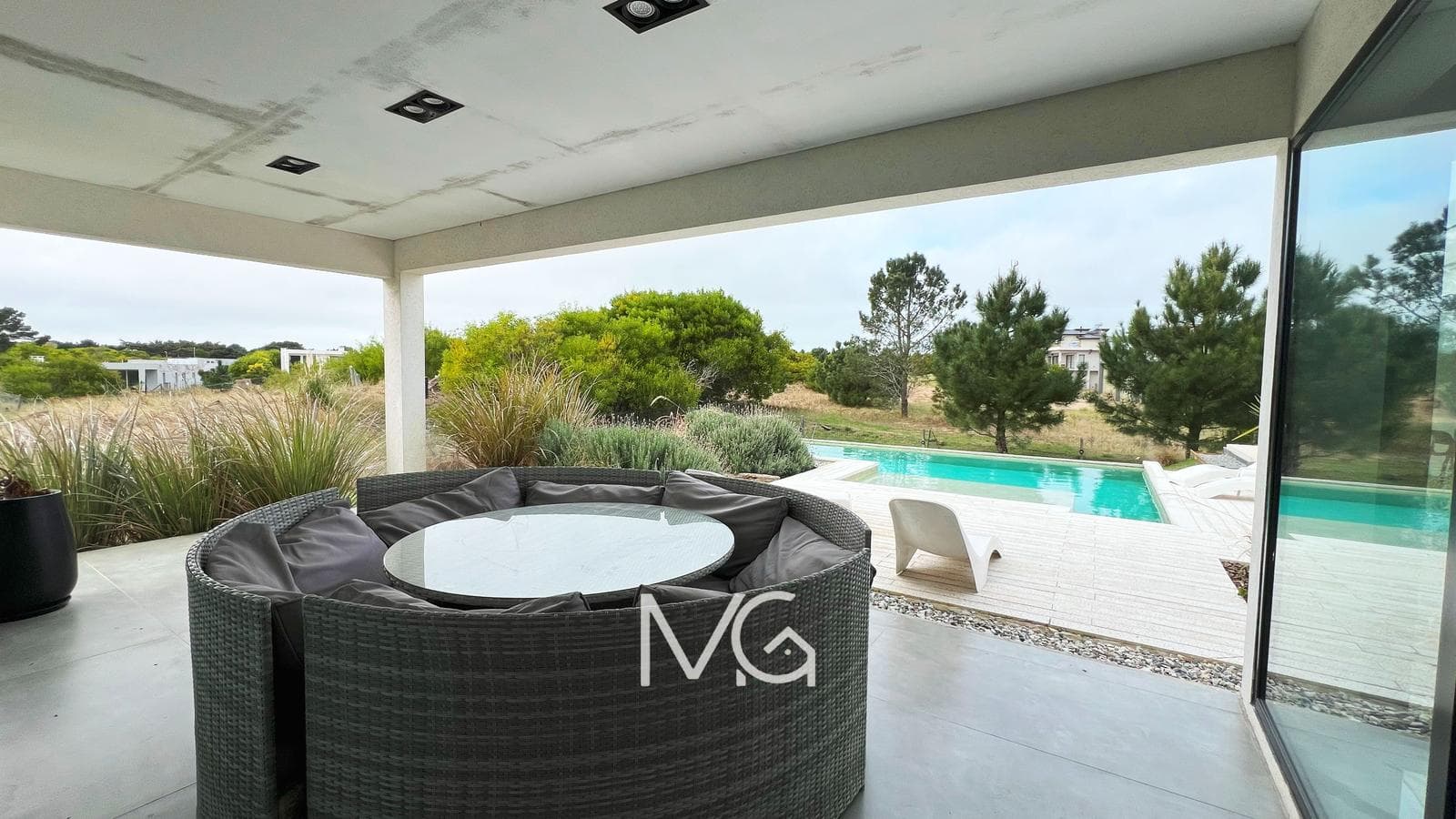 8-room house for sale in Senderos Costa Esmeralda