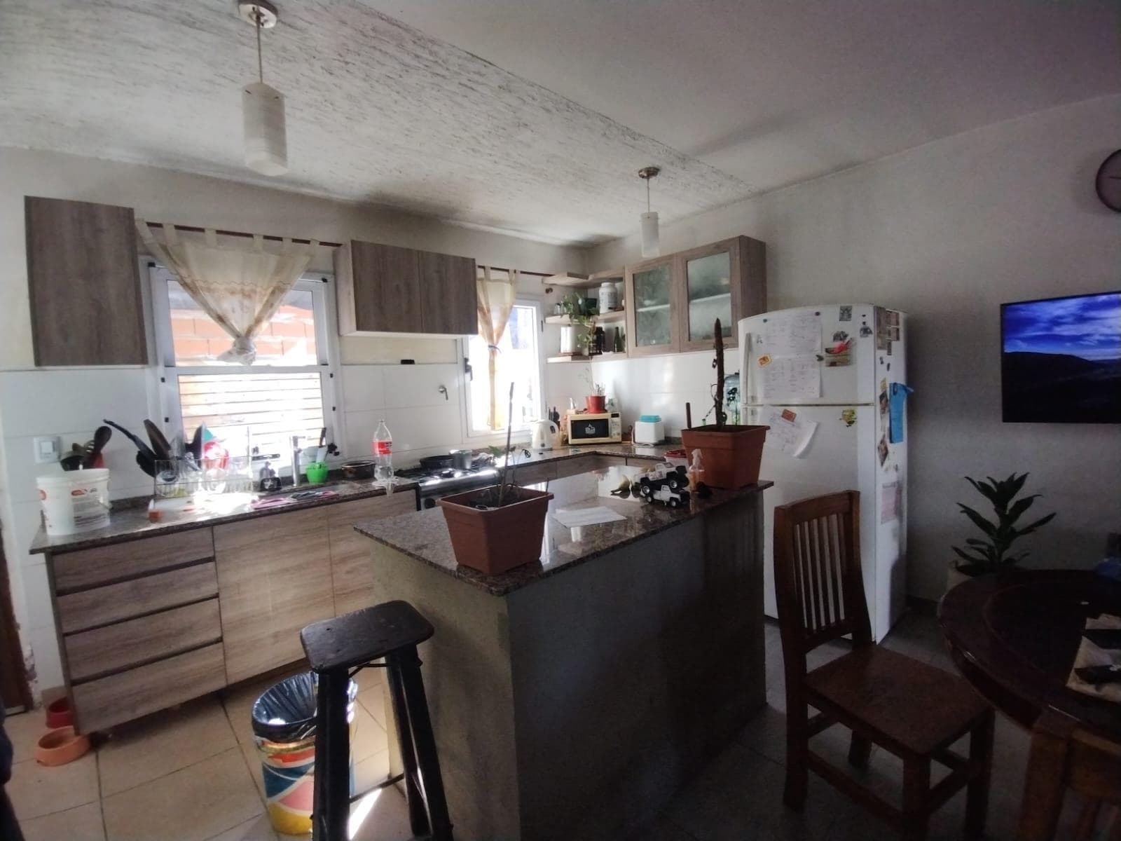 Properties with 3 Units.