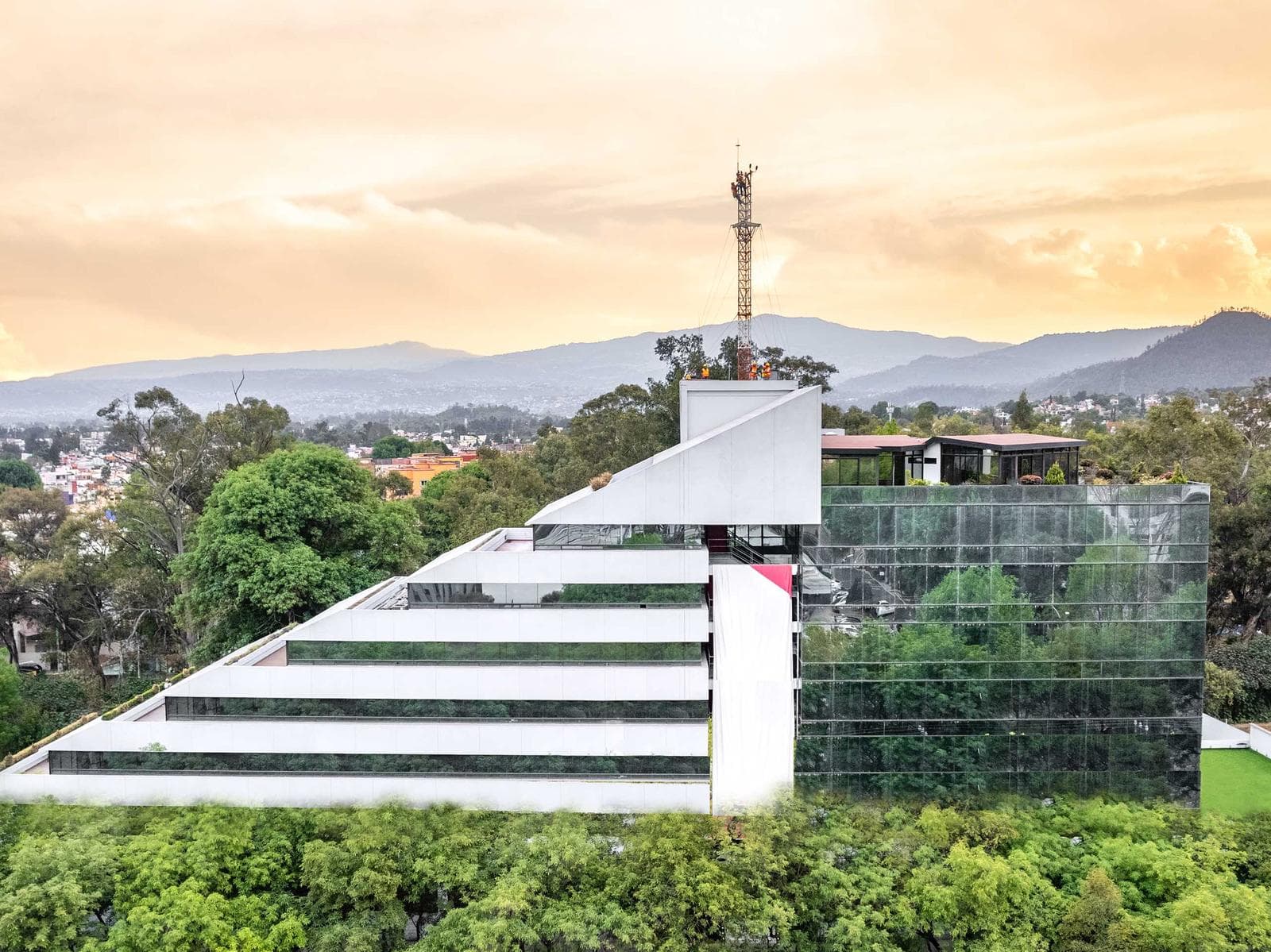 Office on the Peripheral Ring Road