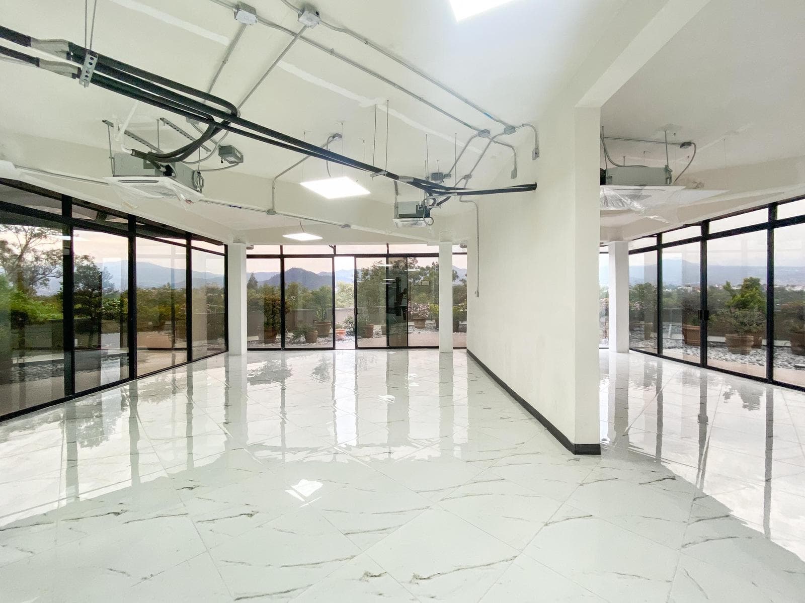 Office on the Peripheral Ring Road