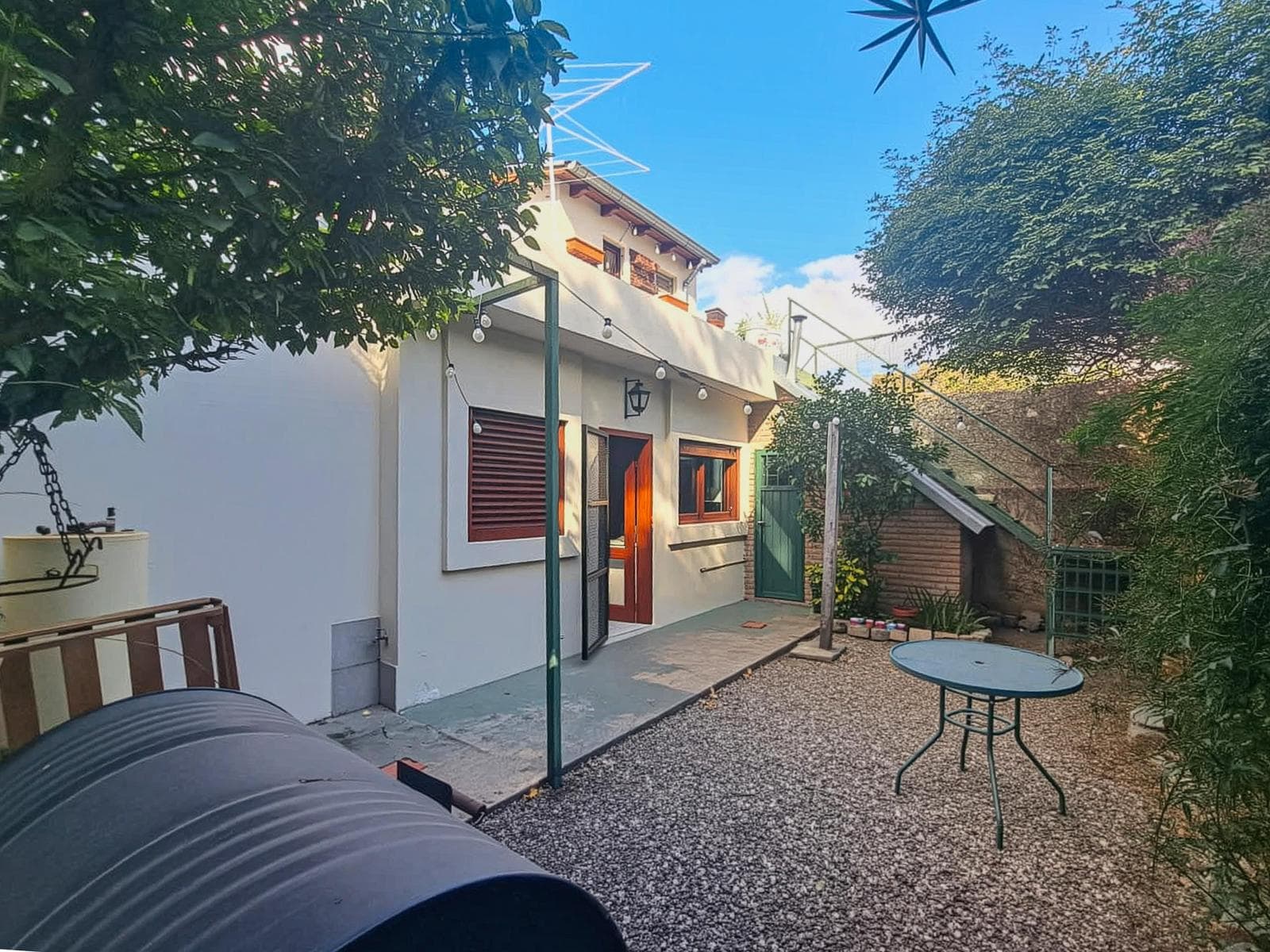 For Sale - Trade. 3-bedroom house with garage and patio. Echesortu, Rosario.