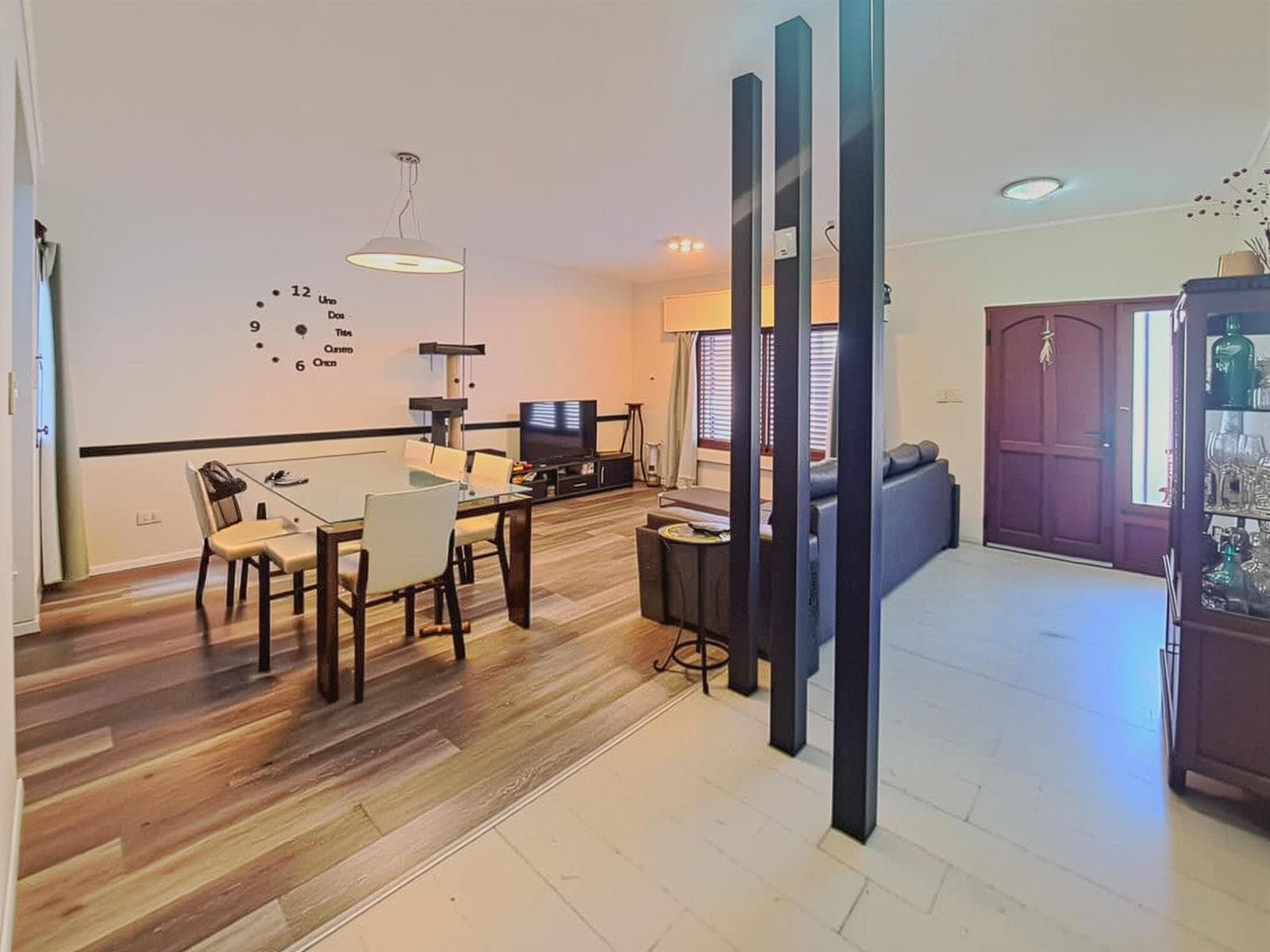 For Sale - Trade. 3-bedroom house with garage and patio. Echesortu, Rosario.