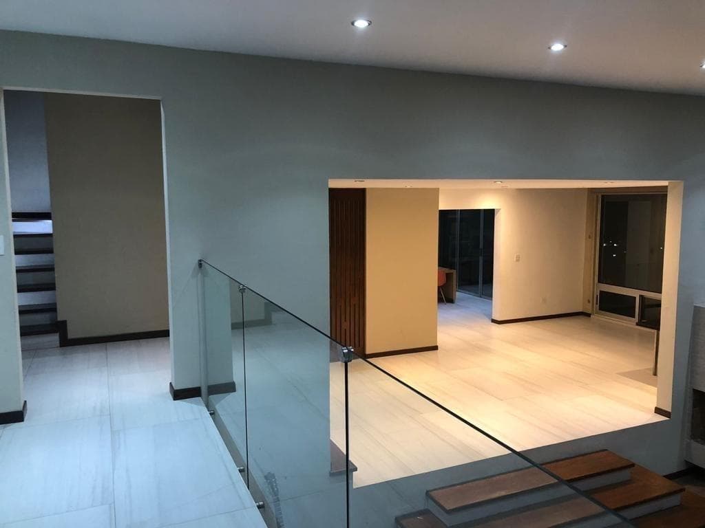 HOUSE FOR SALE IN CONTRY
