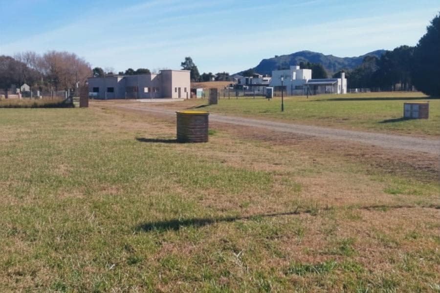 "La Mata" Enclosed Clay Court, Tandil