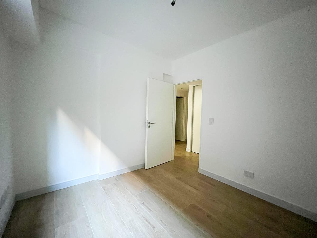 Three-room apartment in Almagro