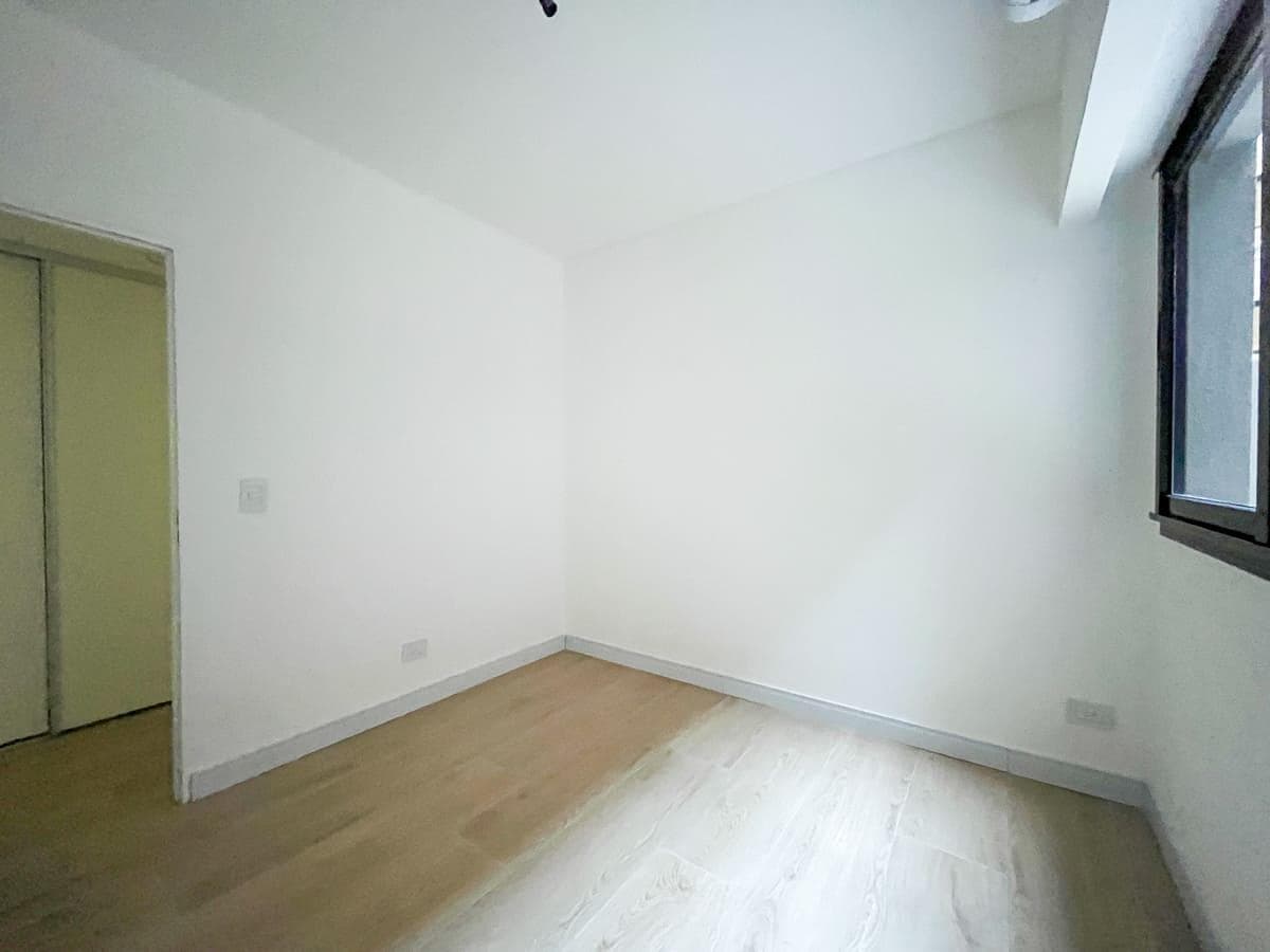 Three-room apartment in Almagro