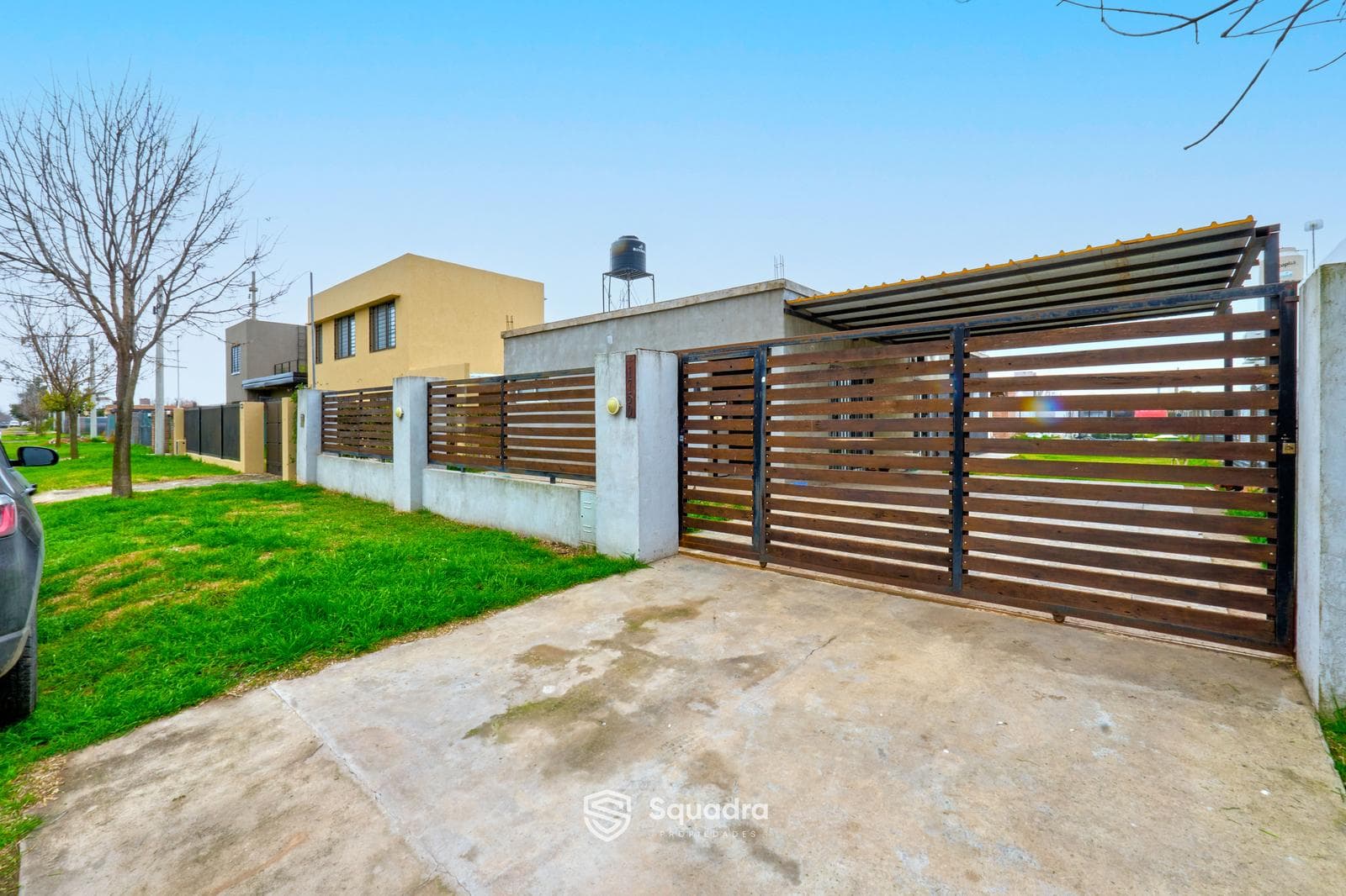 FOR SALE | TRADE - 2-bedroom house with a garage and a pool. - Punta Chacra, Roldán. QUALIFIES FOR A MORTGAGE.
