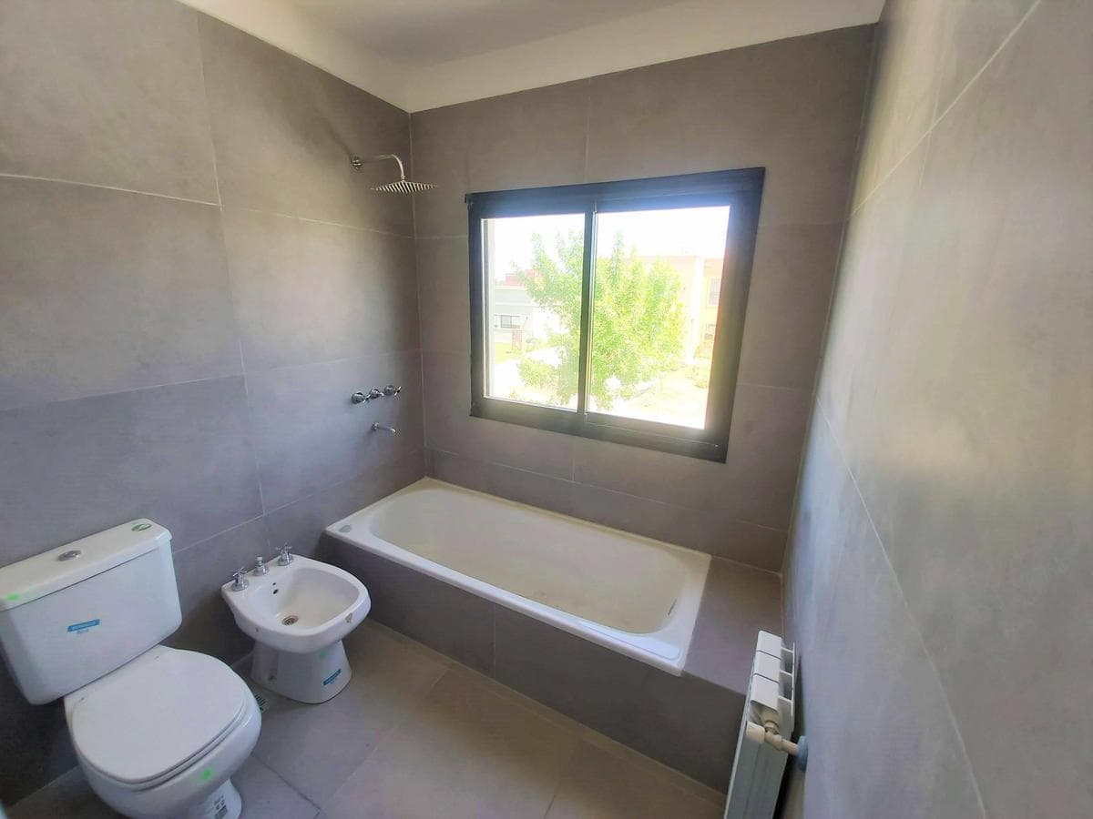 4-Bedroom House for Sale with Pool in San Eduardo - Pilar