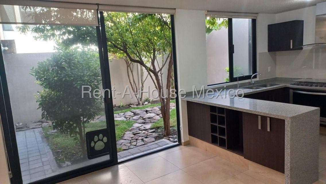 3-Bedroom House for Sale, Zibatá, 152 m² Lot and Amenities