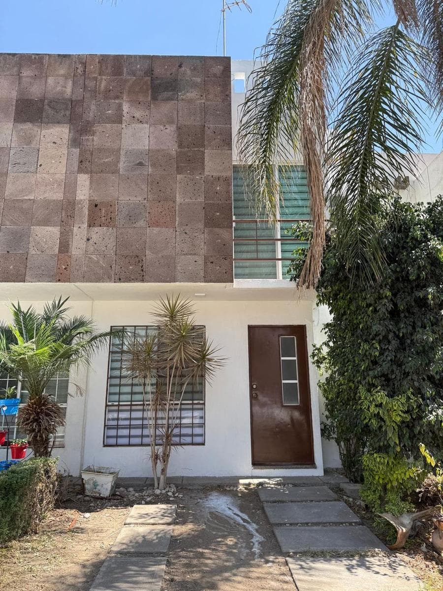 Casa en Jardines de los Naranjos con 2 Recámaras