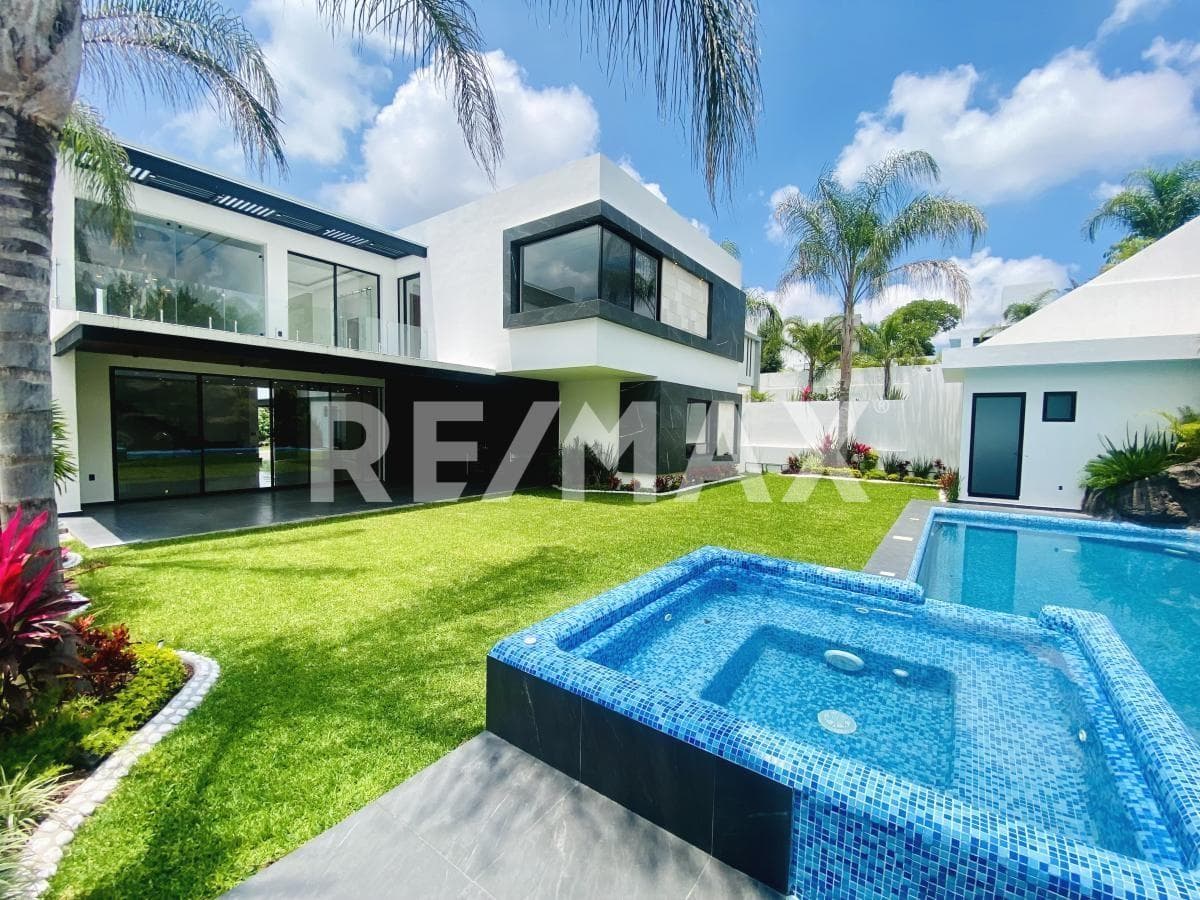 House for Sale in Morelos, Lomas de Cocoyoc