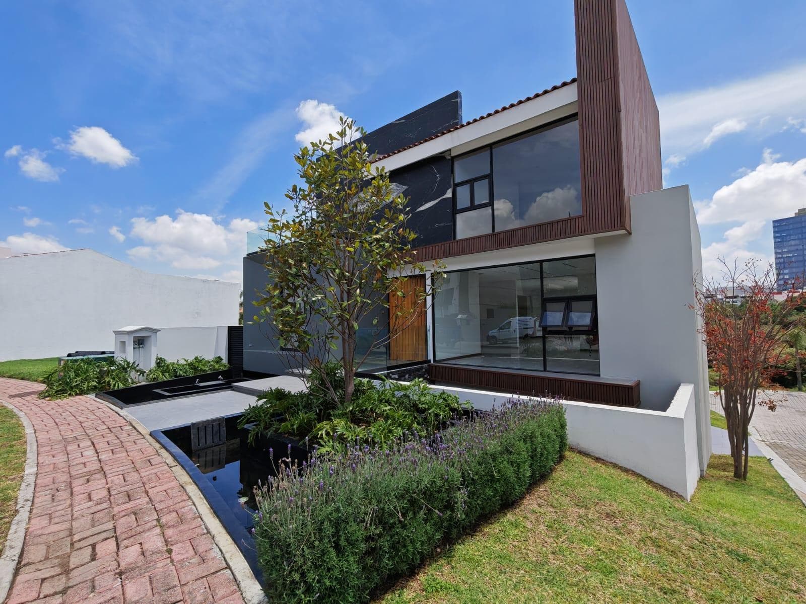 HOUSE FOR SALE IN AN EXCLUSIVE NEIGHBORHOOD; NEW HOME AT LA VISTA COUNTRY CLUB, PUEBLA