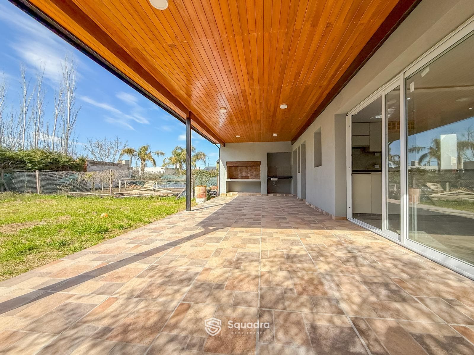 FOR SALE | TRADE - 2-Bedroom House with Multi-Purpose Room and Porch - Tierra de Sueños 2, Roldán.